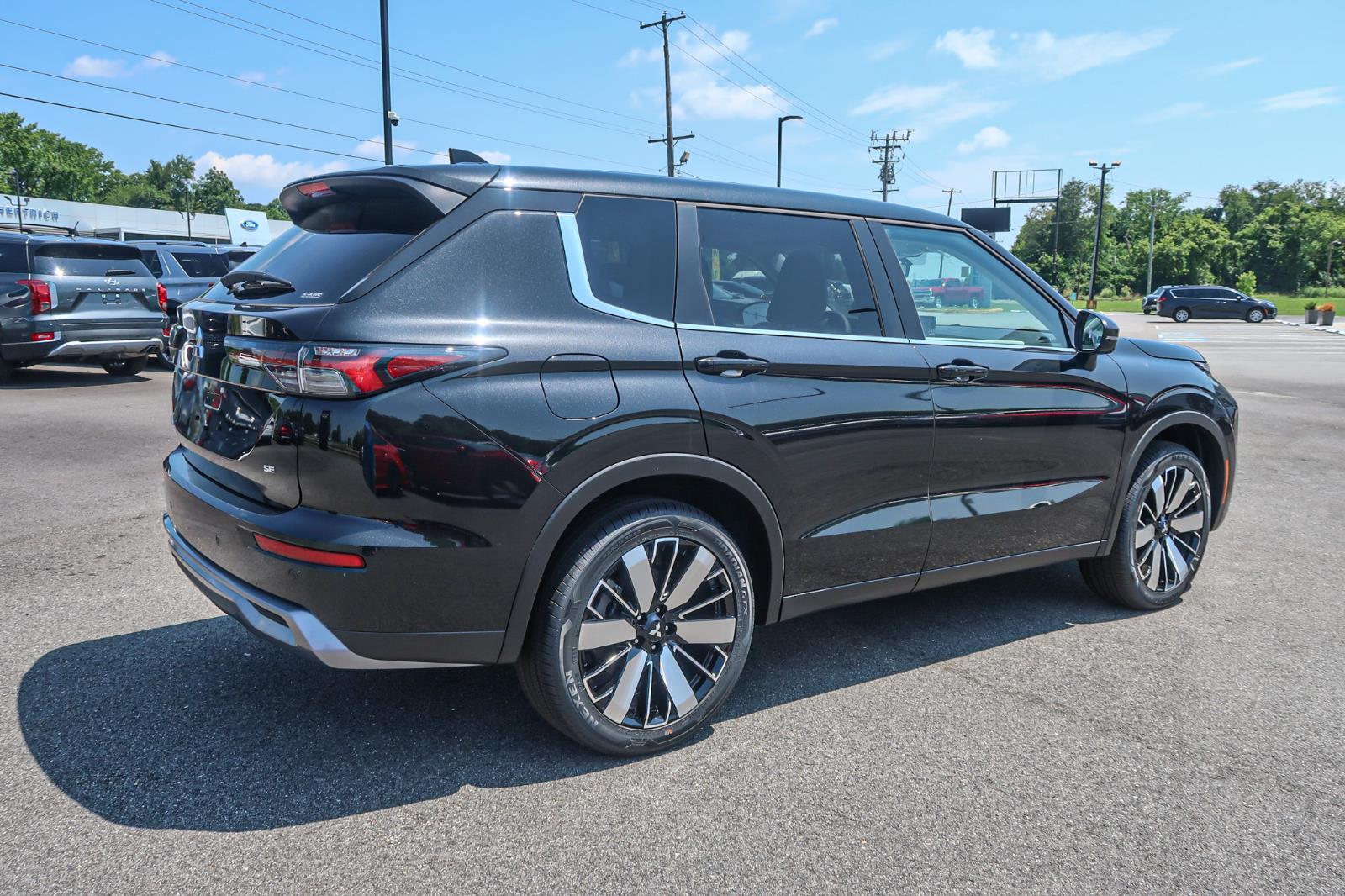 2025 Mitsubishi Outlander SE
