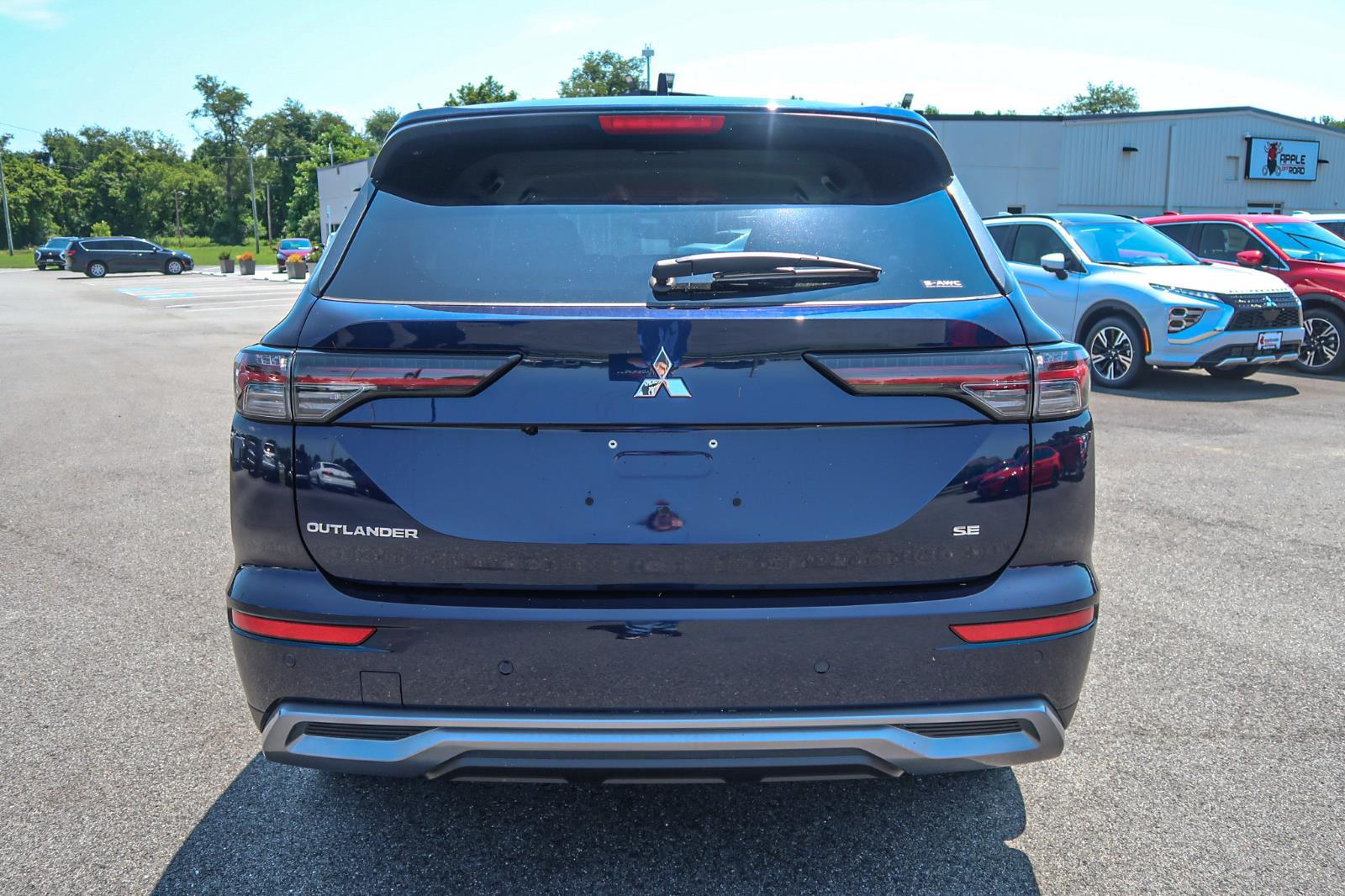 2025 Mitsubishi Outlander SE