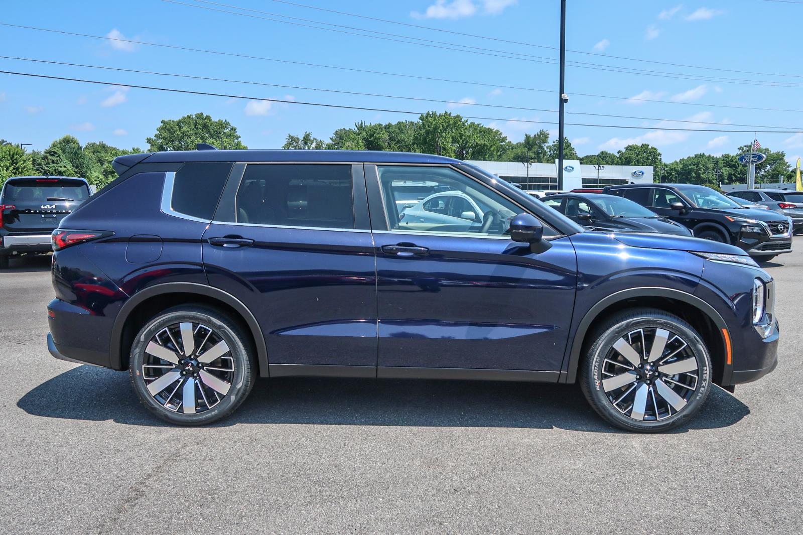 2025 Mitsubishi Outlander SE