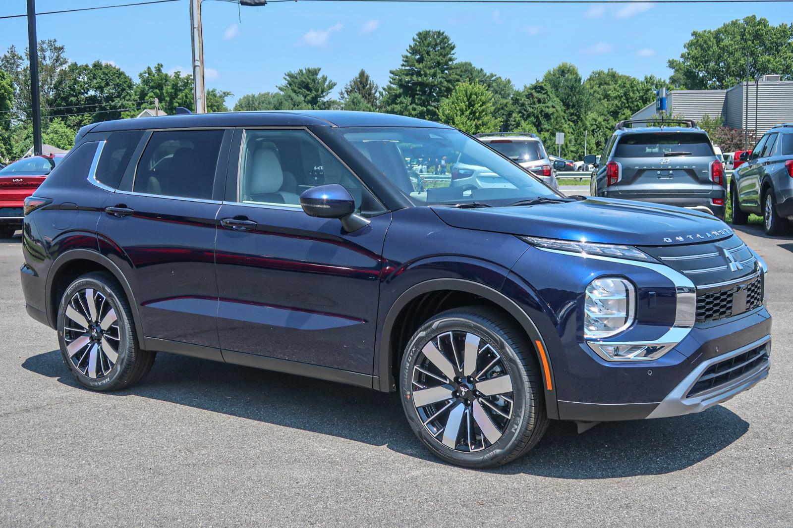 2025 Mitsubishi Outlander SE
