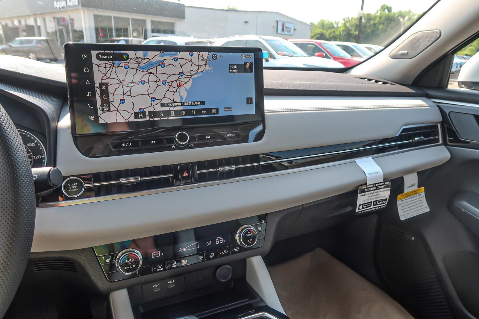 2025 Mitsubishi Outlander SE
