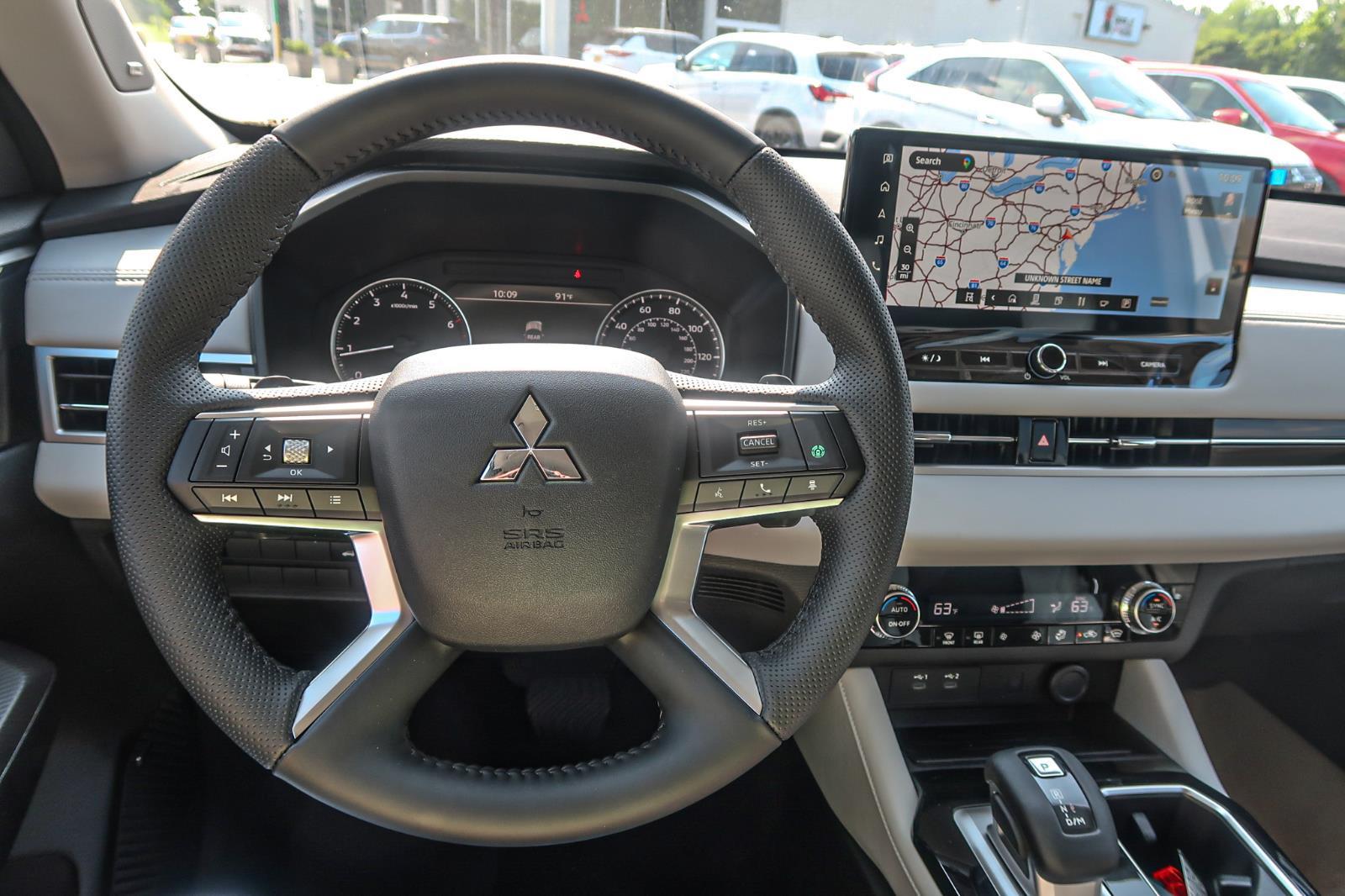 2025 Mitsubishi Outlander SE