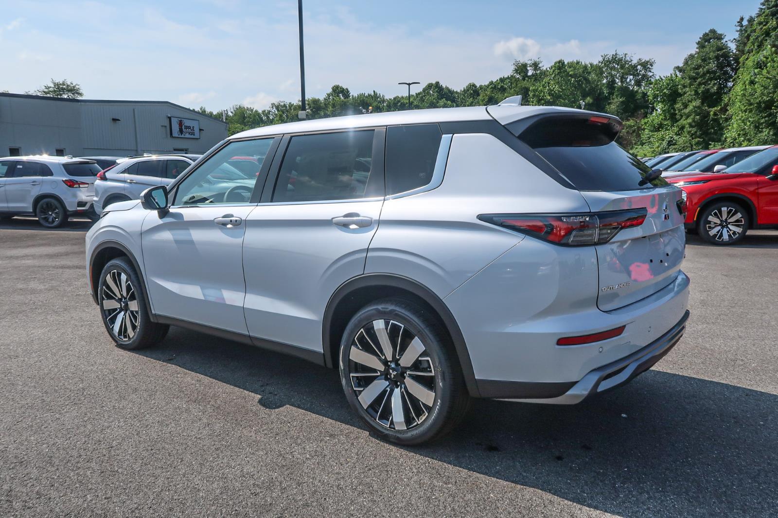 2025 Mitsubishi Outlander SE