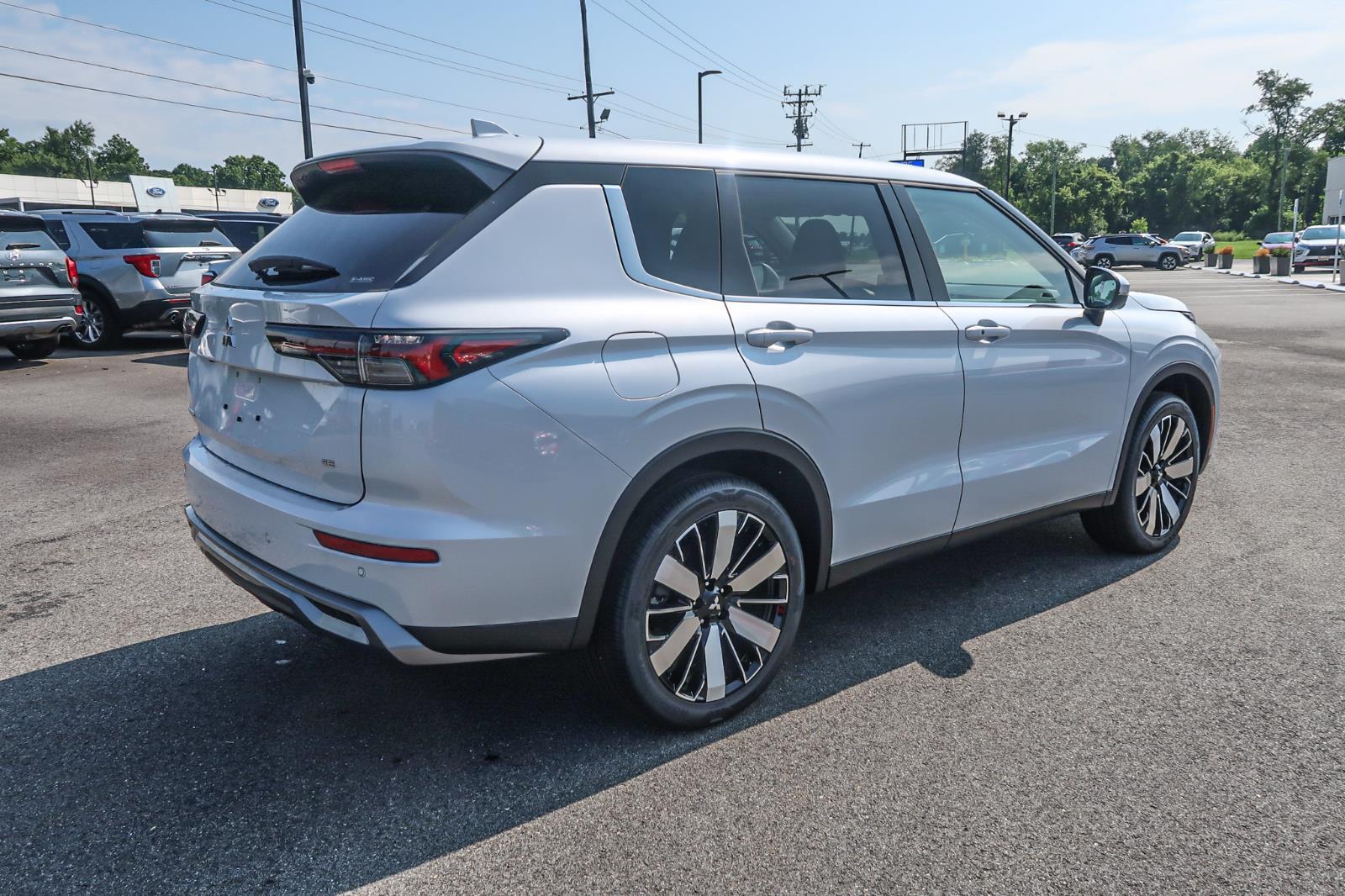 2025 Mitsubishi Outlander SE