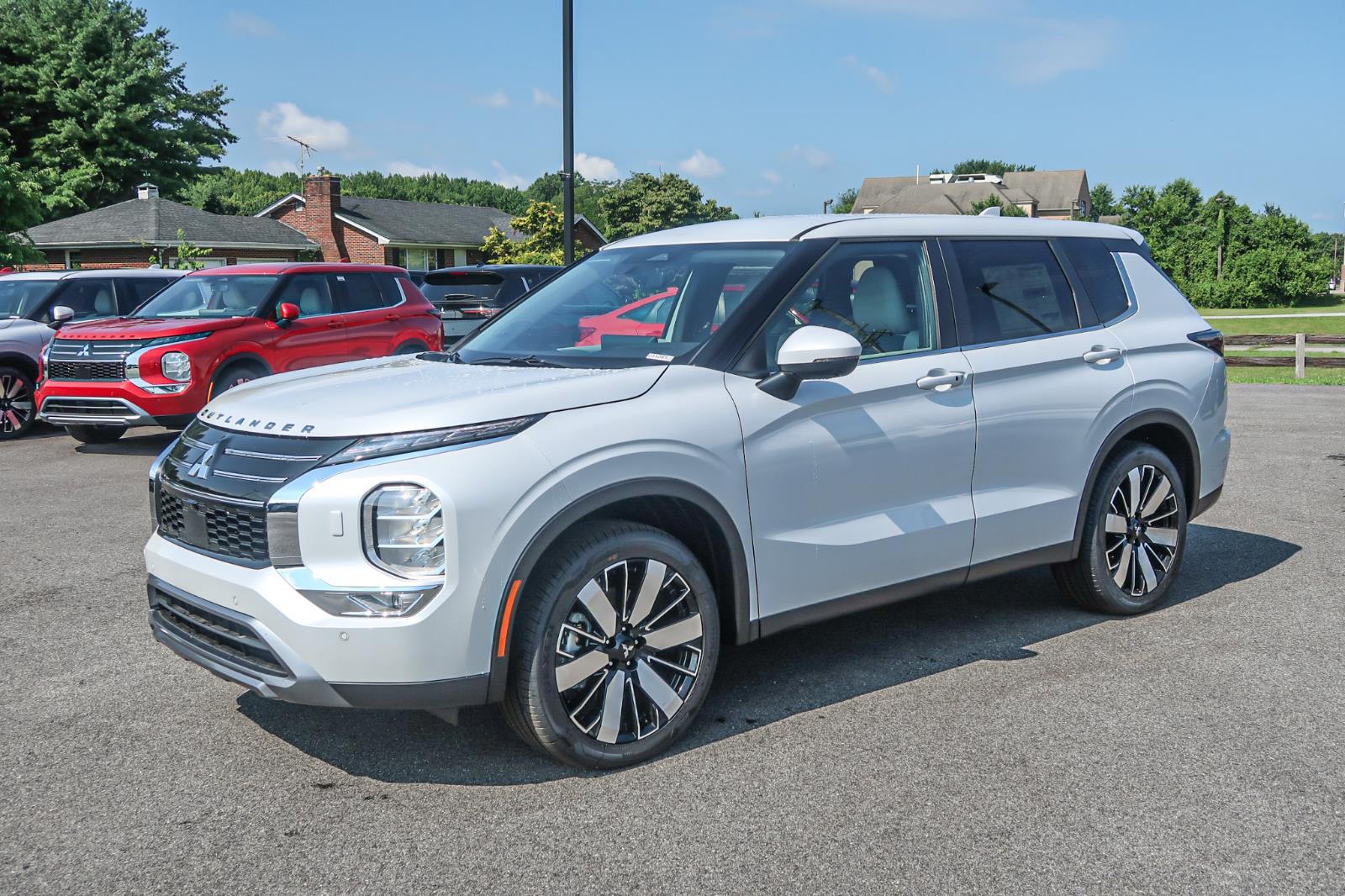 2025 Mitsubishi Outlander SE