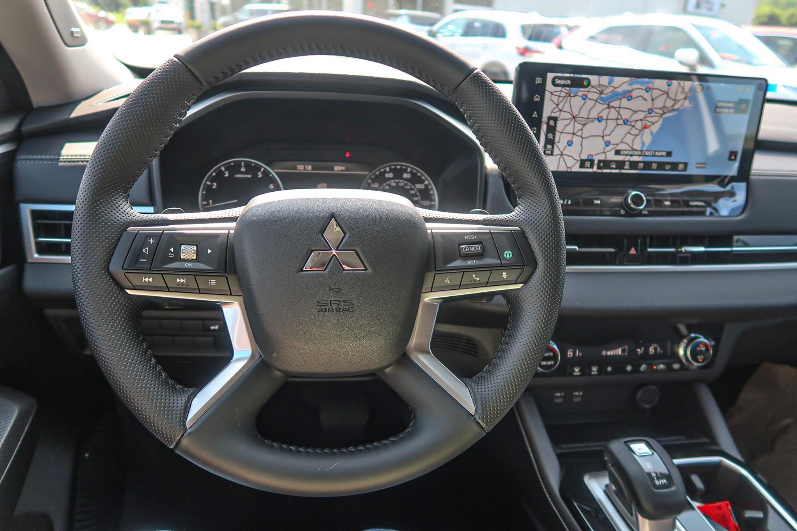 2025 Mitsubishi Outlander SE