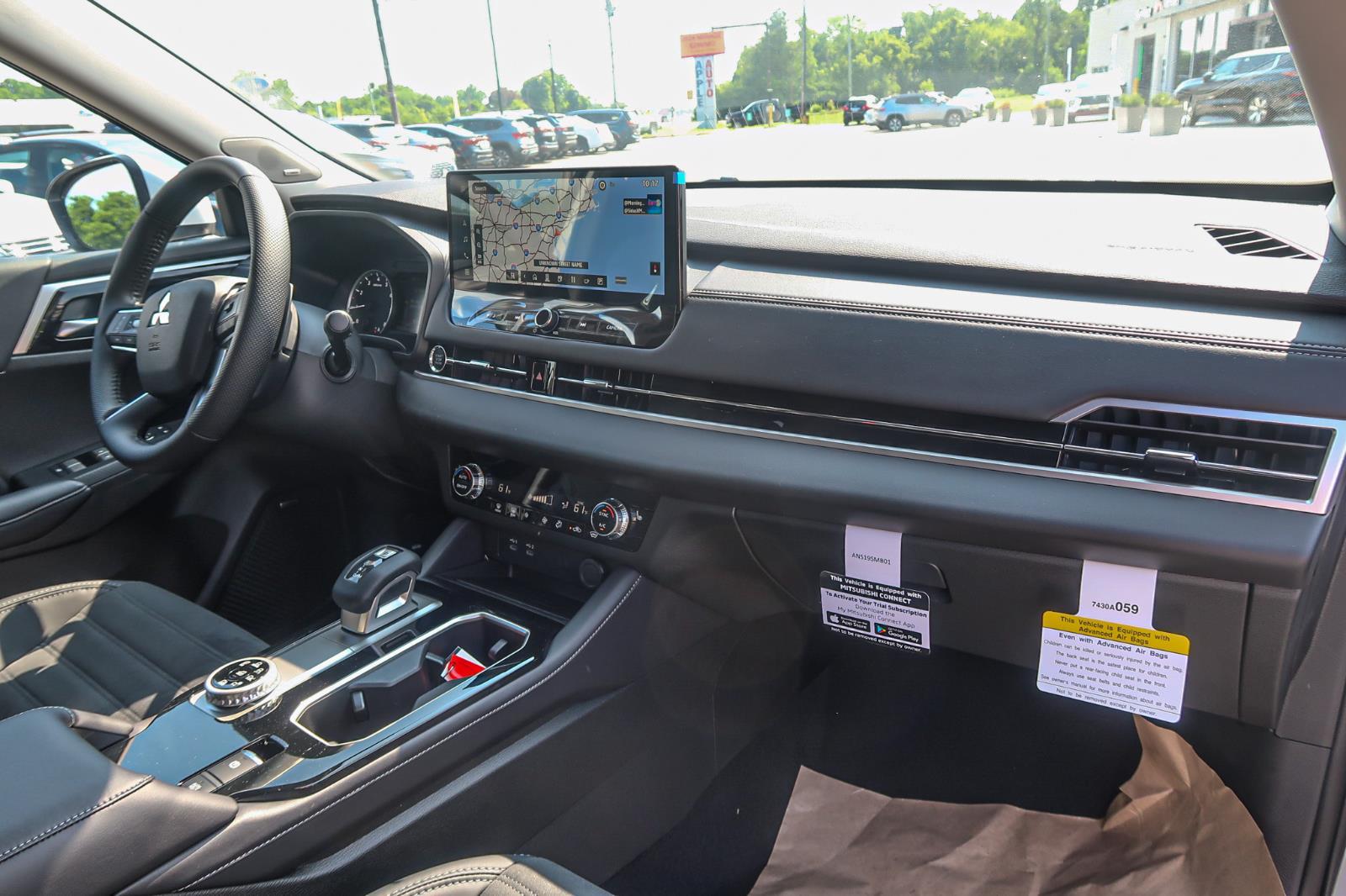 2025 Mitsubishi Outlander SE