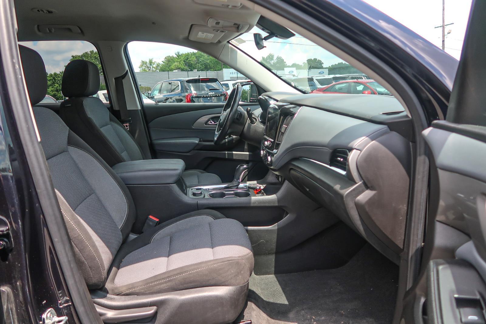 2020 Chevrolet Traverse LT Cloth