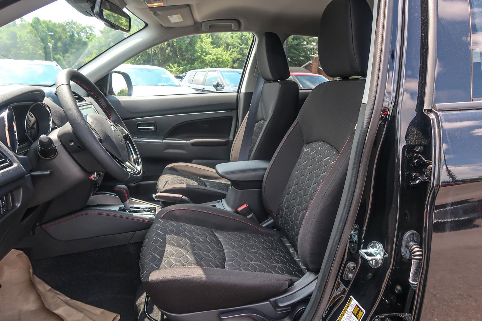 2025 Mitsubishi Outlander Sport LE