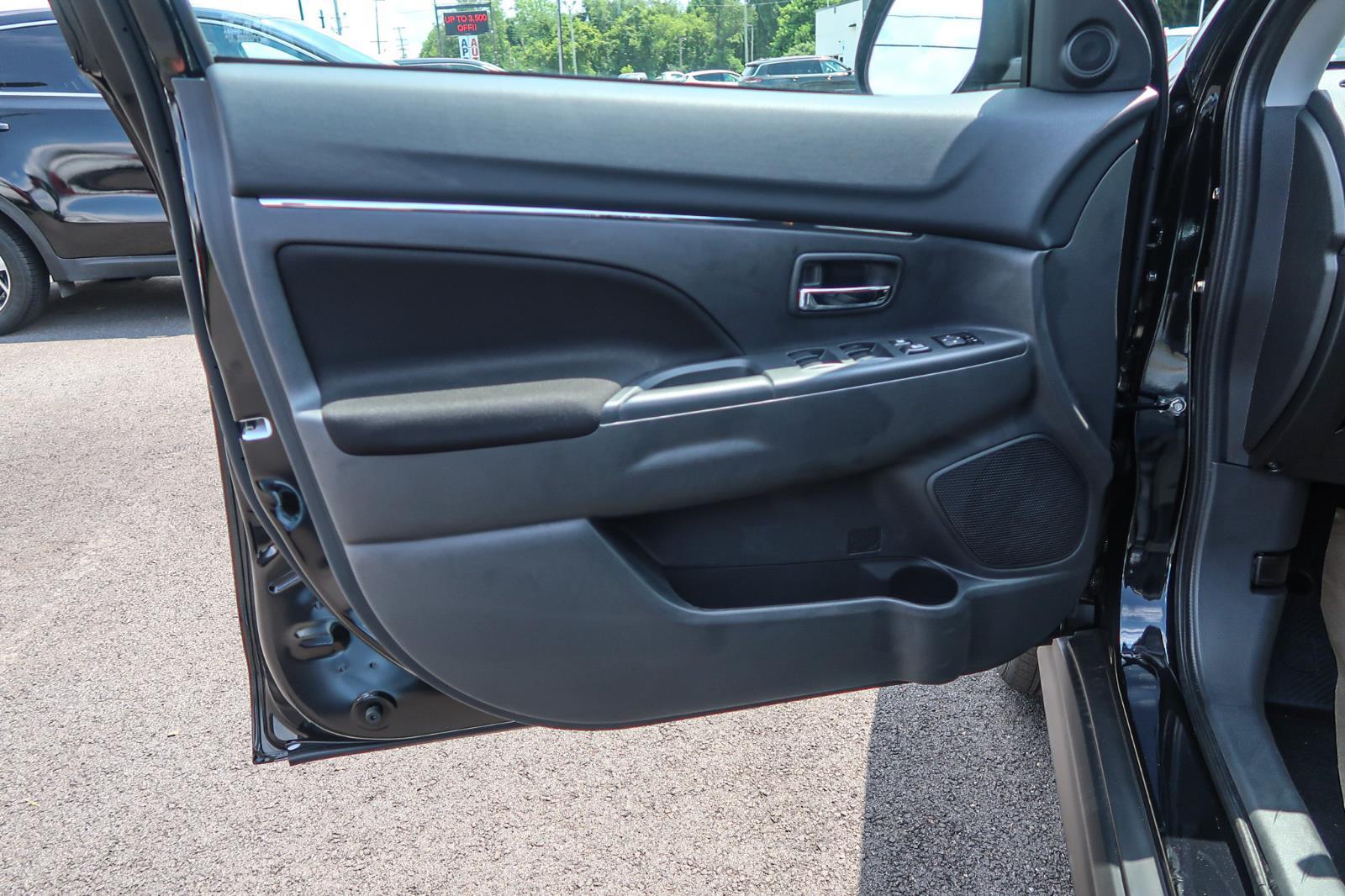2025 Mitsubishi Outlander Sport LE