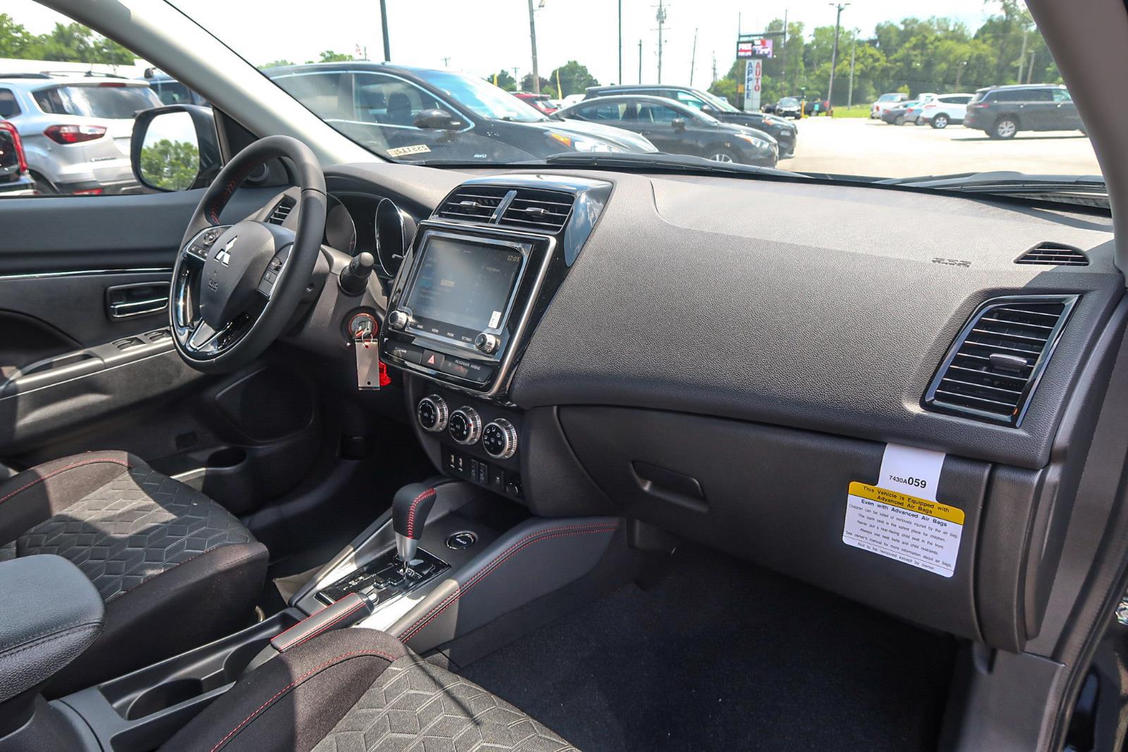 2025 Mitsubishi Outlander Sport LE
