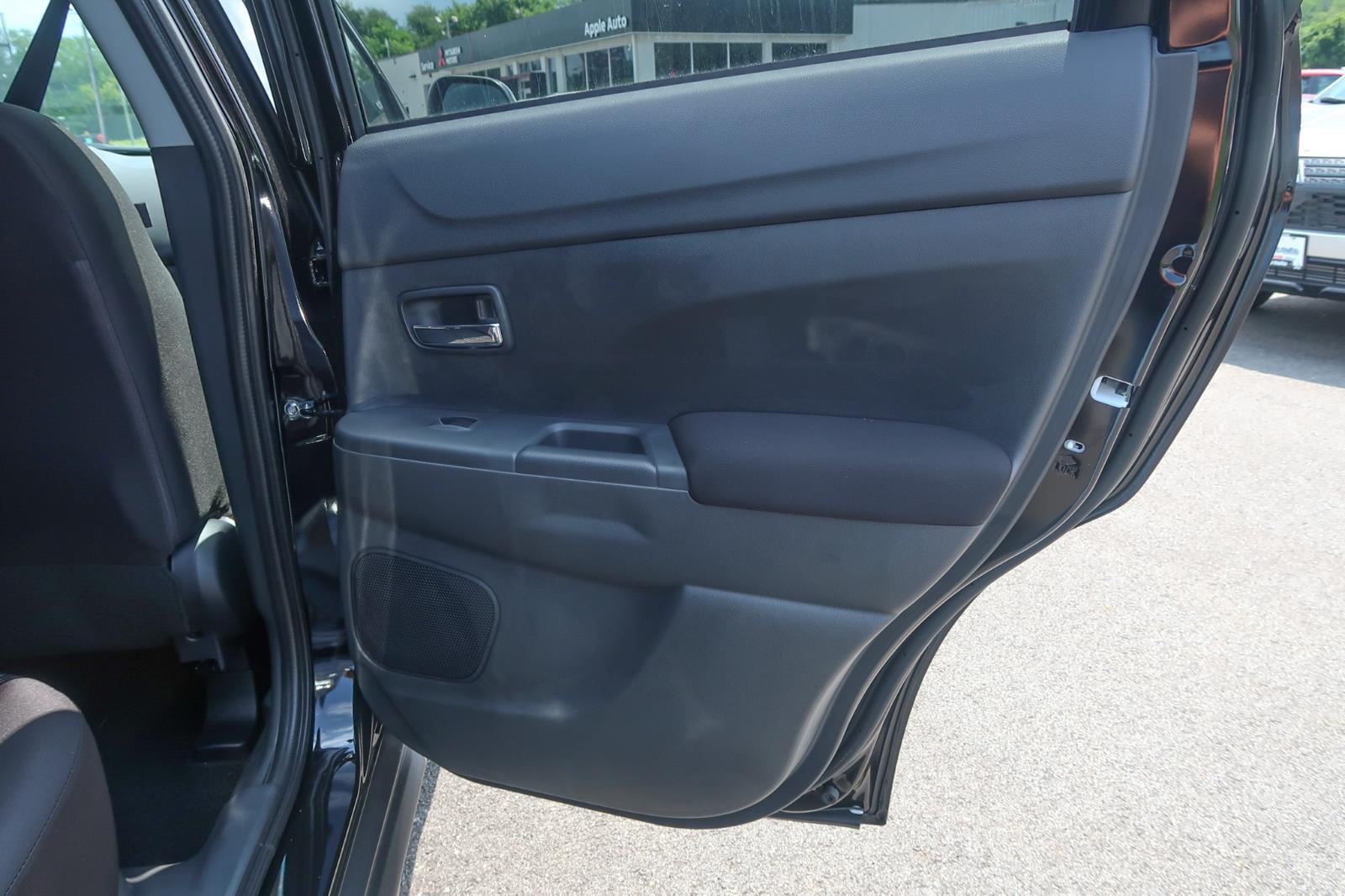 2025 Mitsubishi Outlander Sport LE