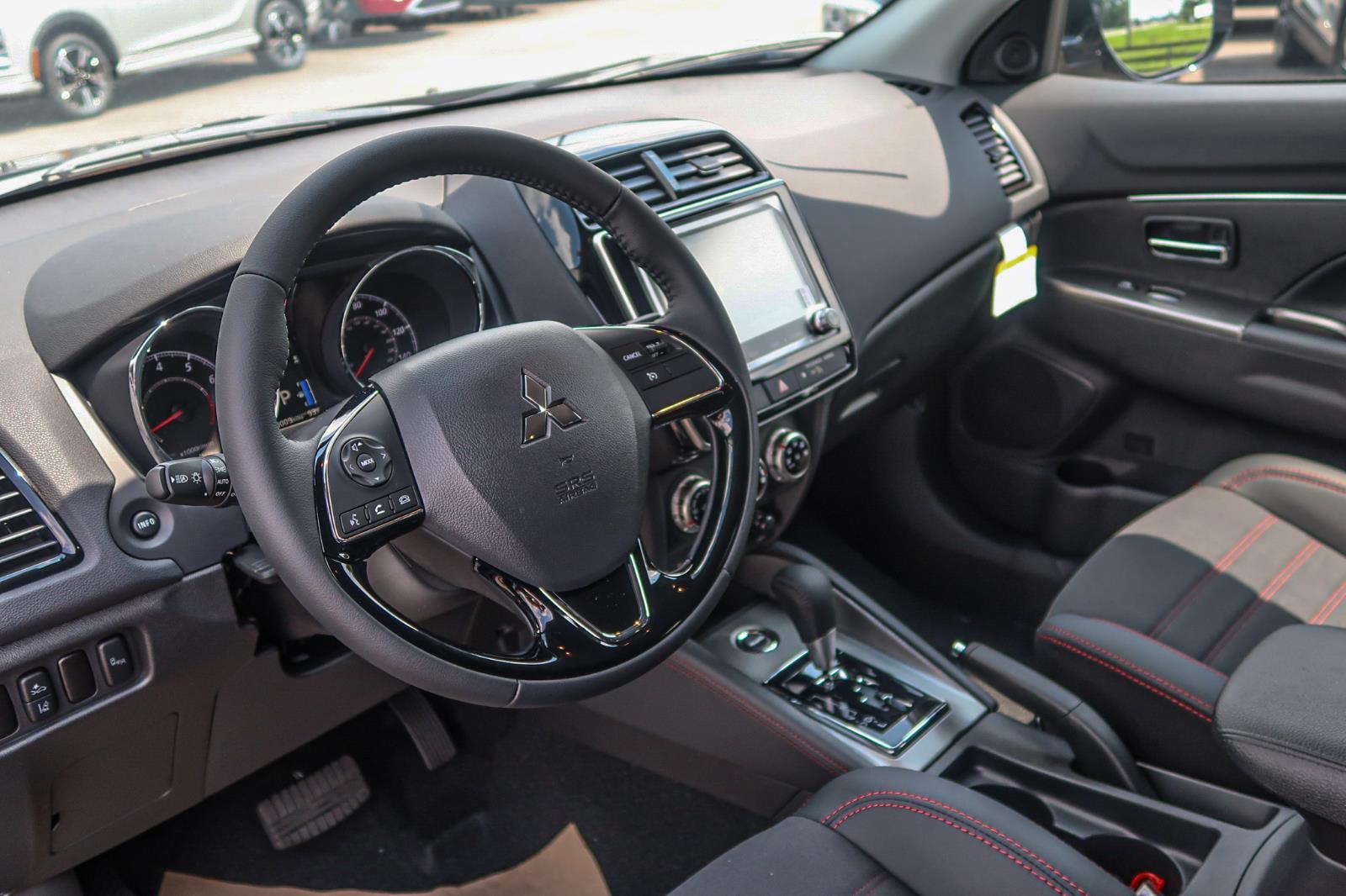 2025 Mitsubishi Outlander Sport SE