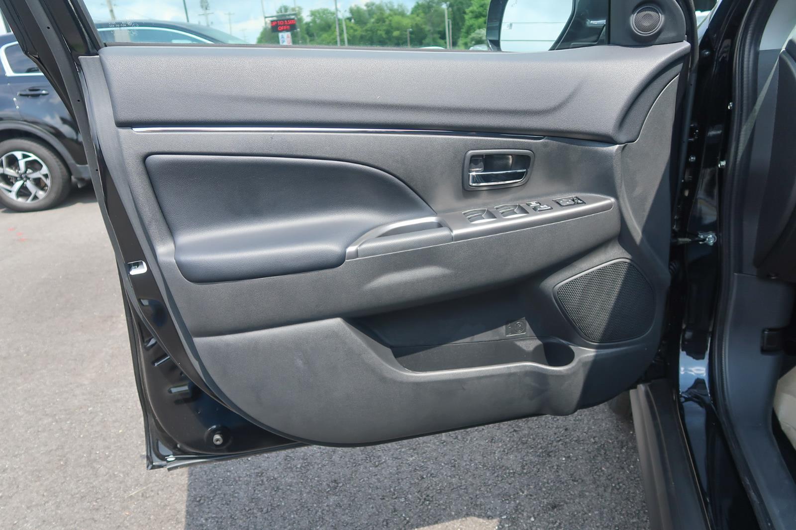 2025 Mitsubishi Outlander Sport SE
