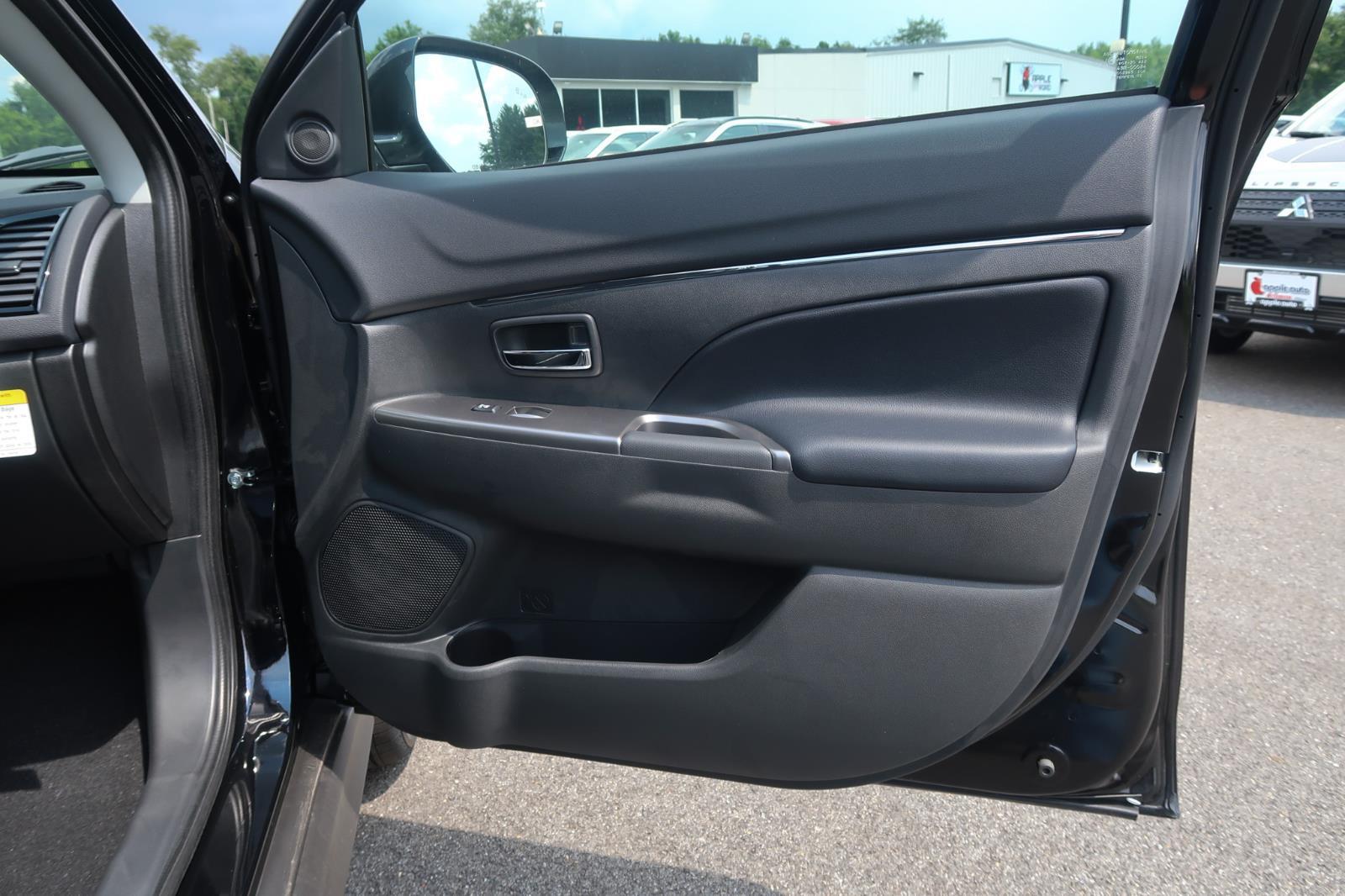 2025 Mitsubishi Outlander Sport SE