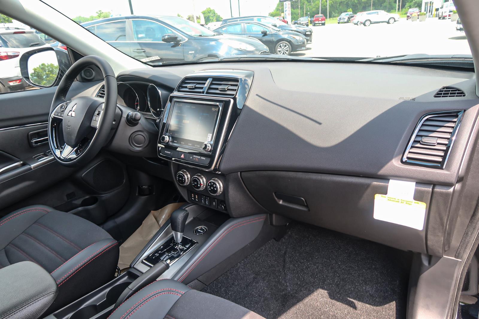 2025 Mitsubishi Outlander Sport SE