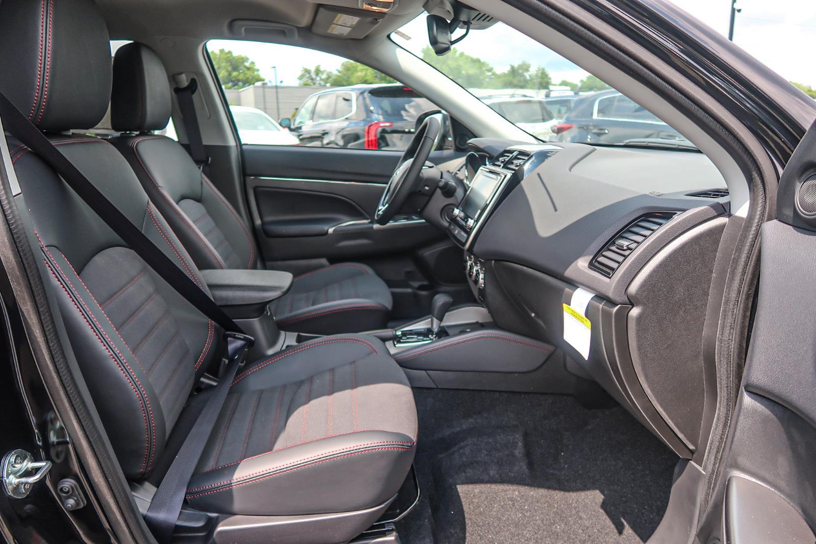 2025 Mitsubishi Outlander Sport SE