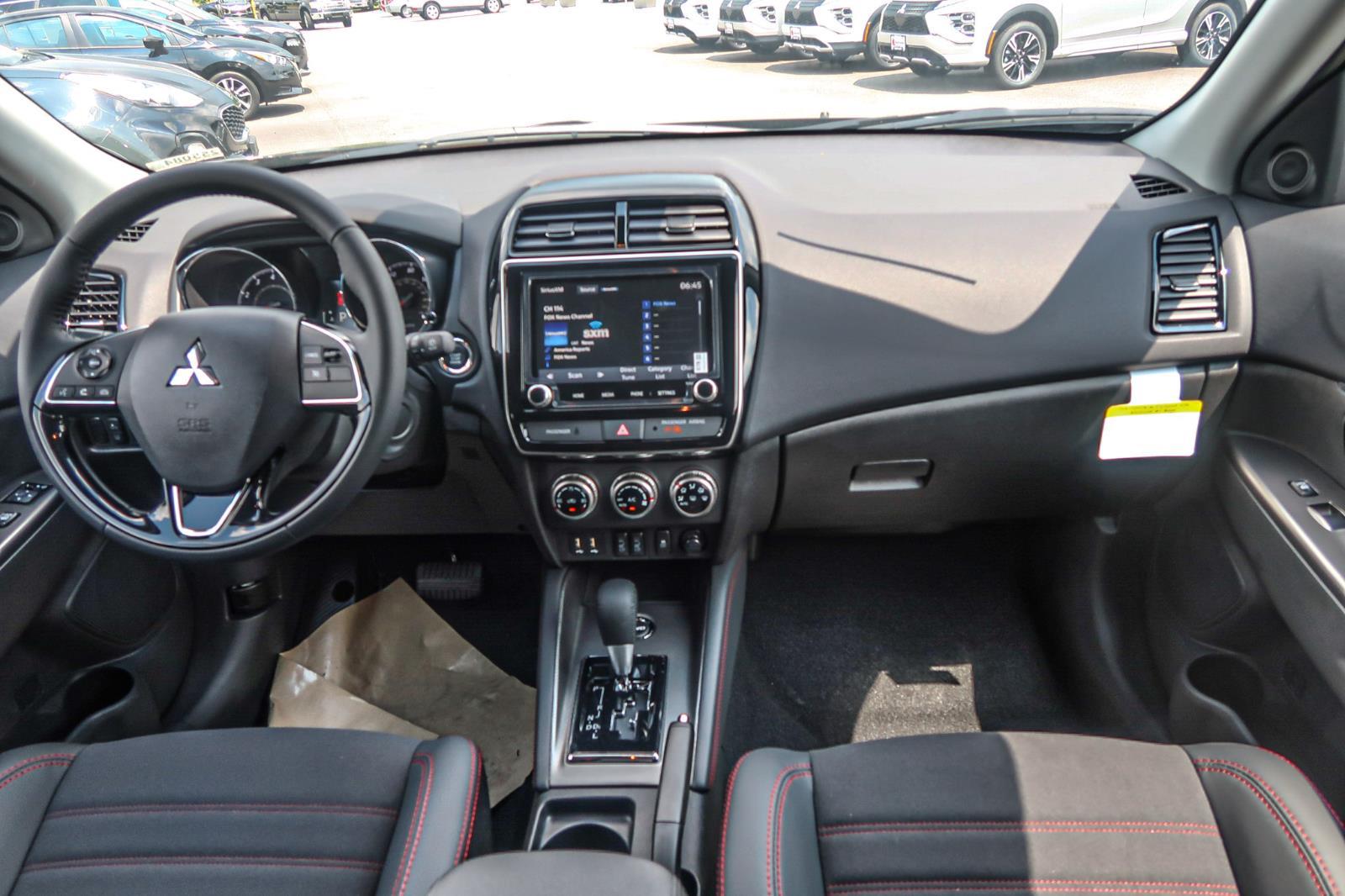 2025 Mitsubishi Outlander Sport SE