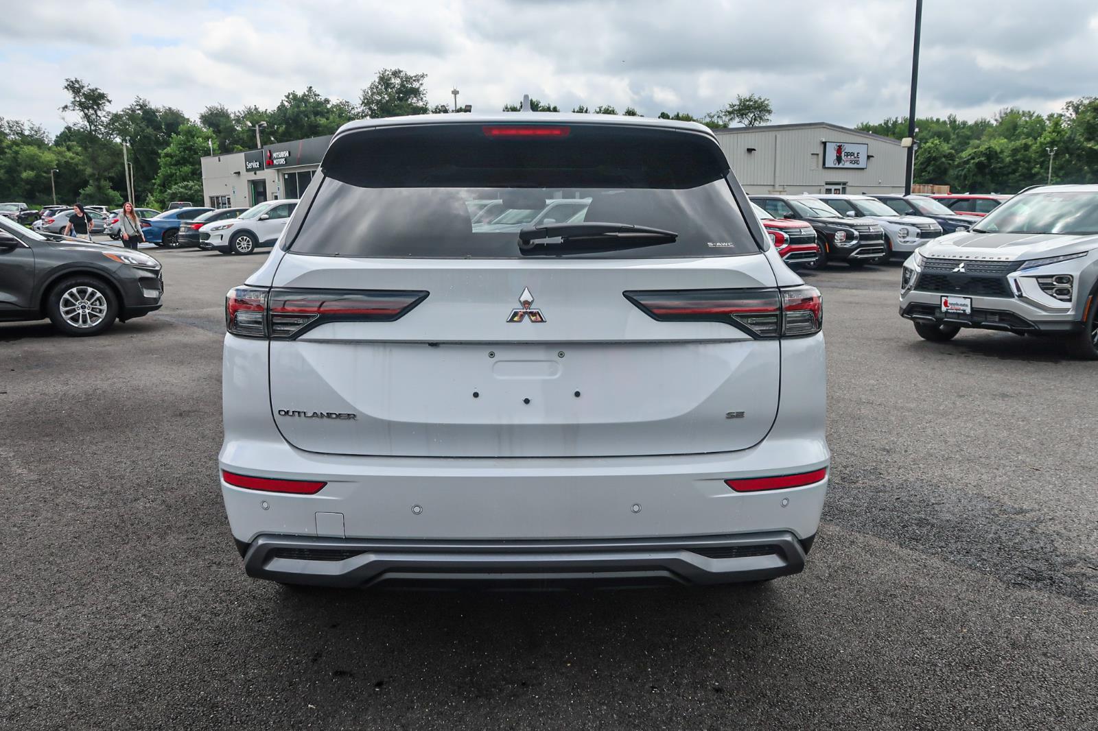 2025 Mitsubishi Outlander SE