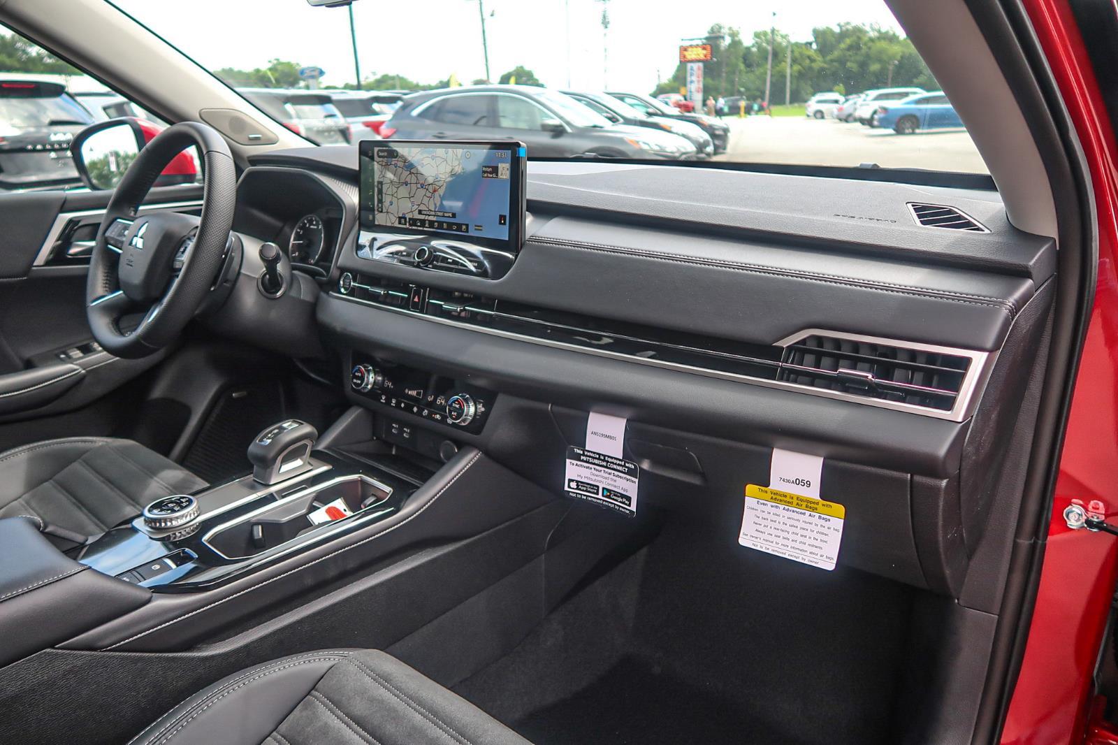 2025 Mitsubishi Outlander SE
