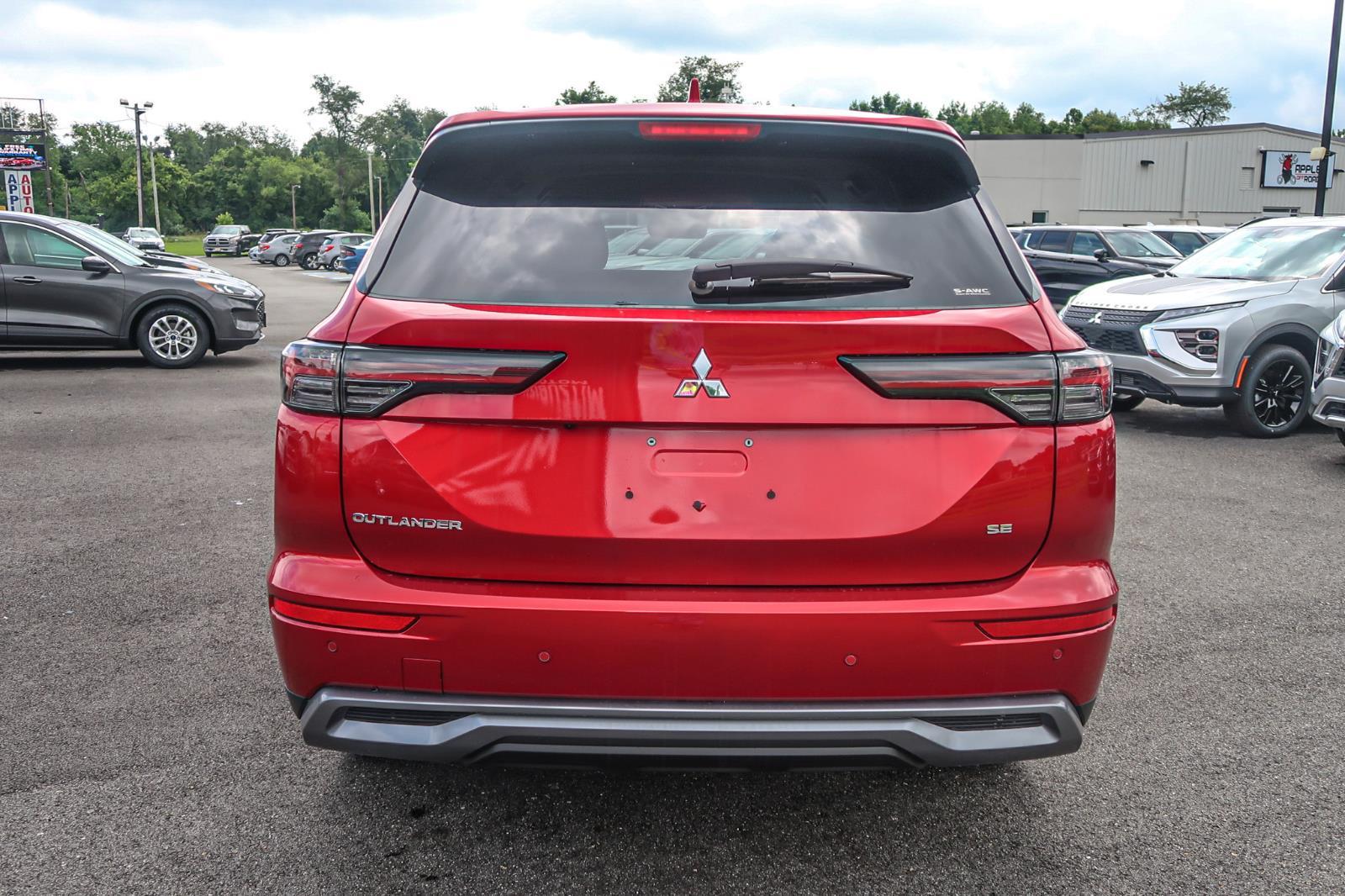 2025 Mitsubishi Outlander SE