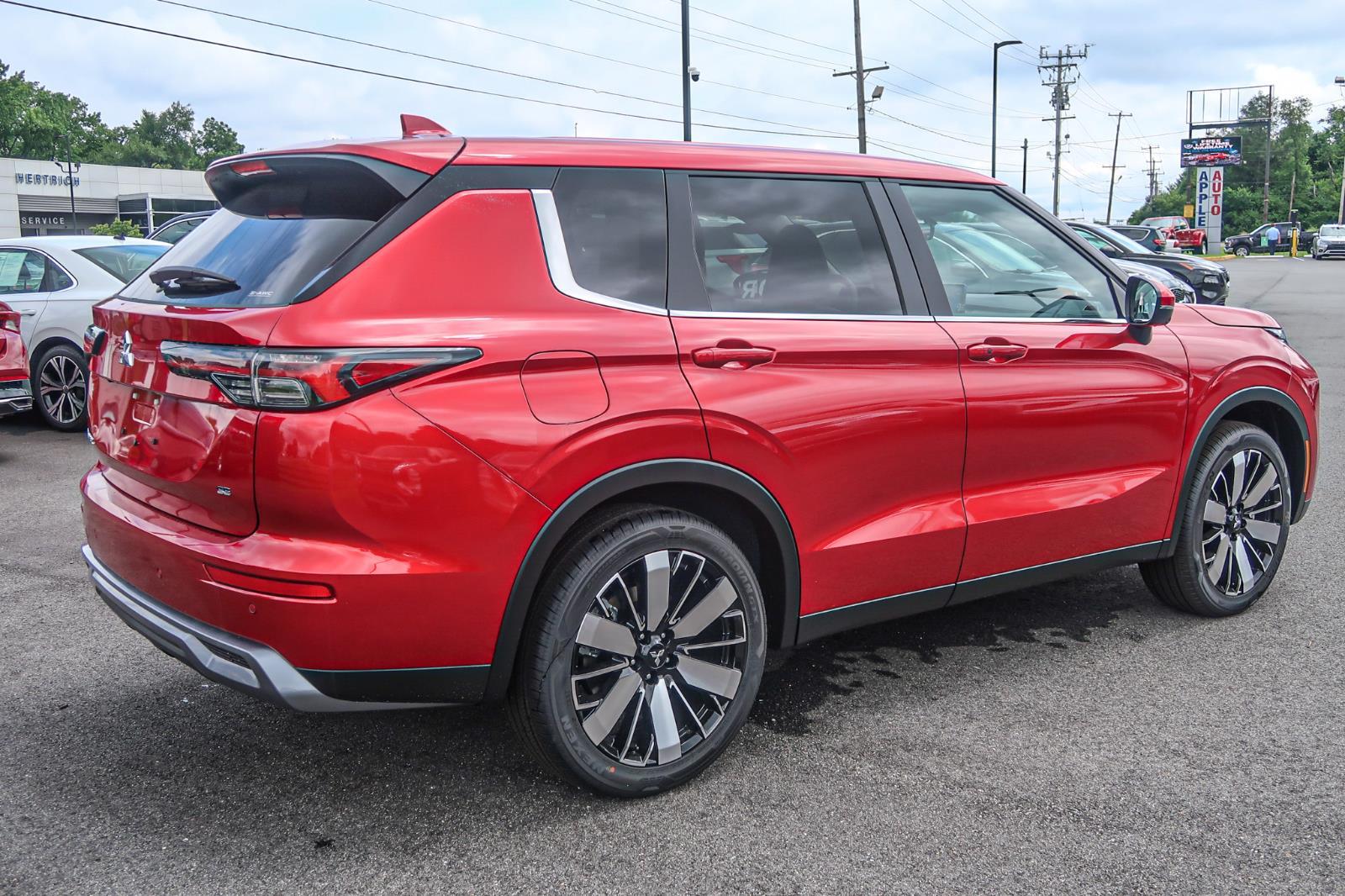2025 Mitsubishi Outlander SE