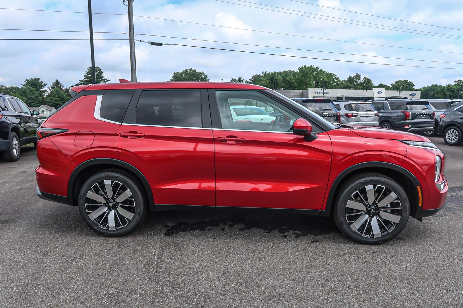 2025 Mitsubishi Outlander SE