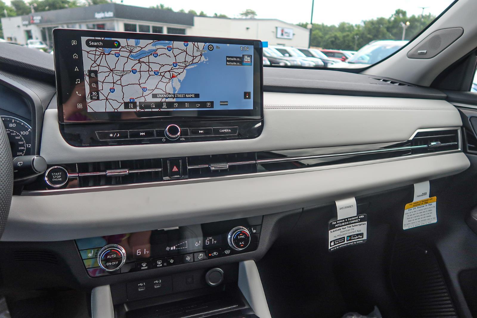 2025 Mitsubishi Outlander SE