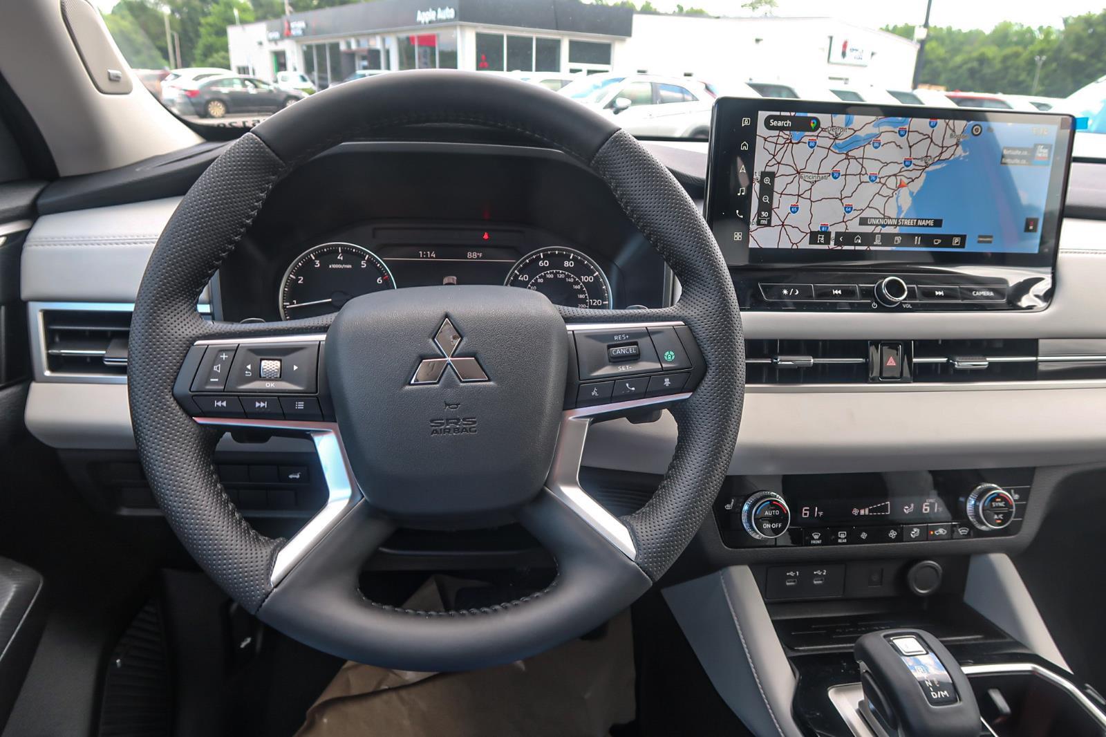 2025 Mitsubishi Outlander SE