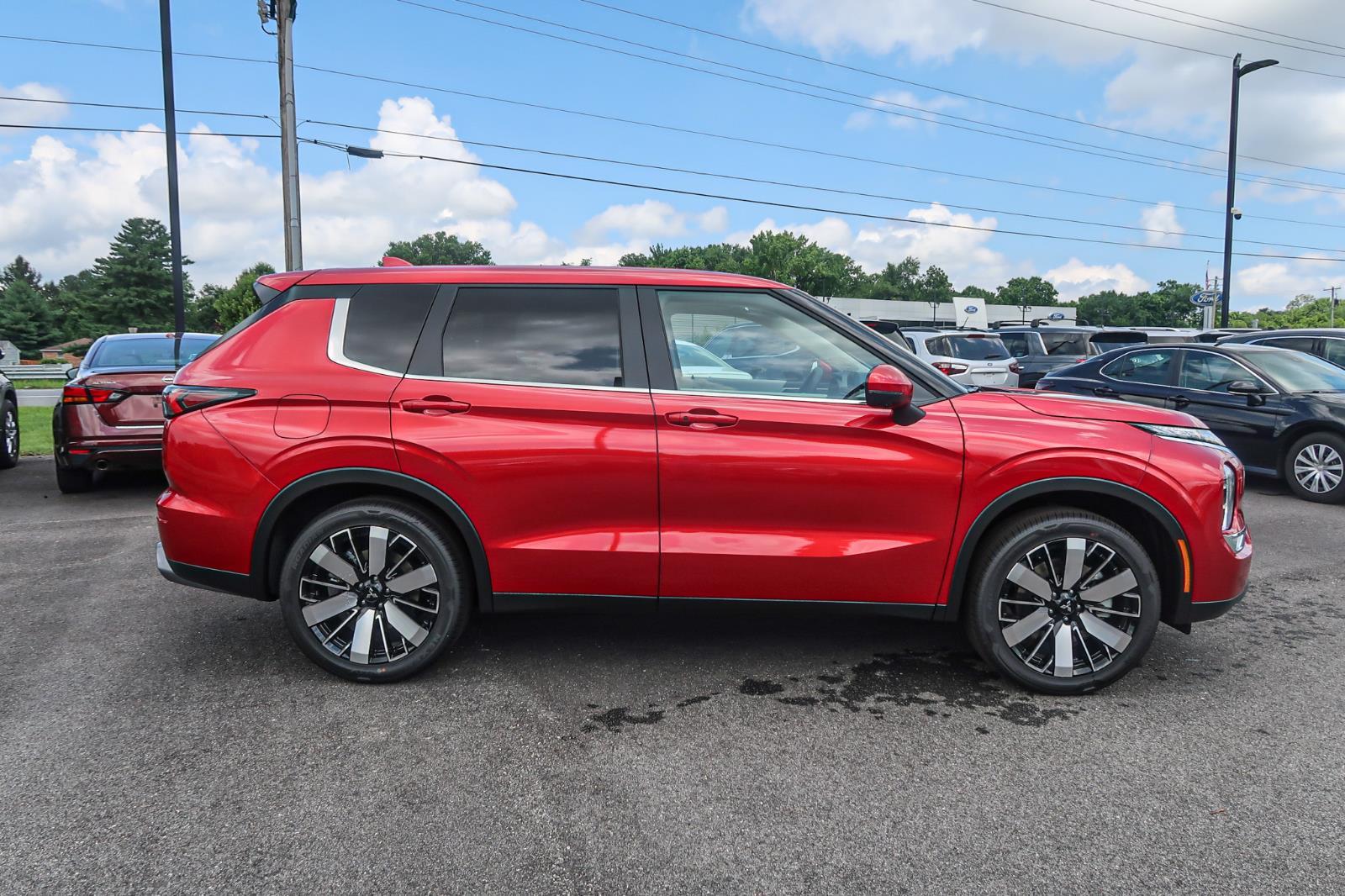 2025 Mitsubishi Outlander SE