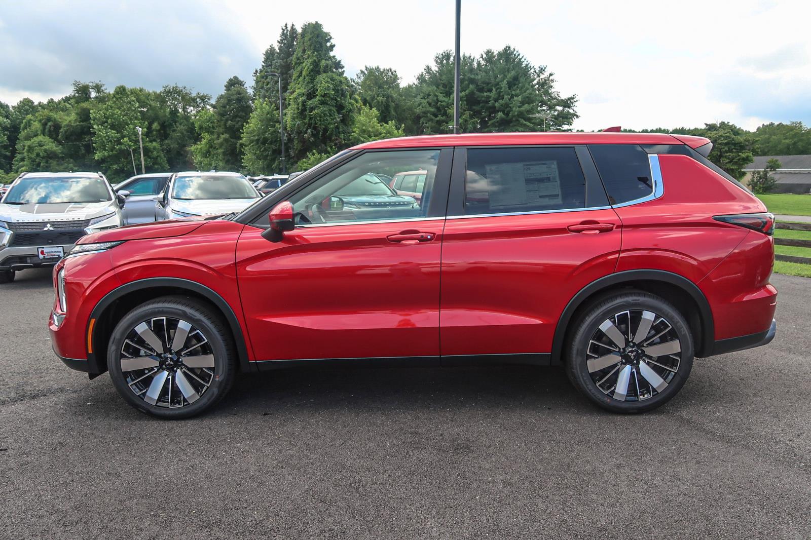 2025 Mitsubishi Outlander SE