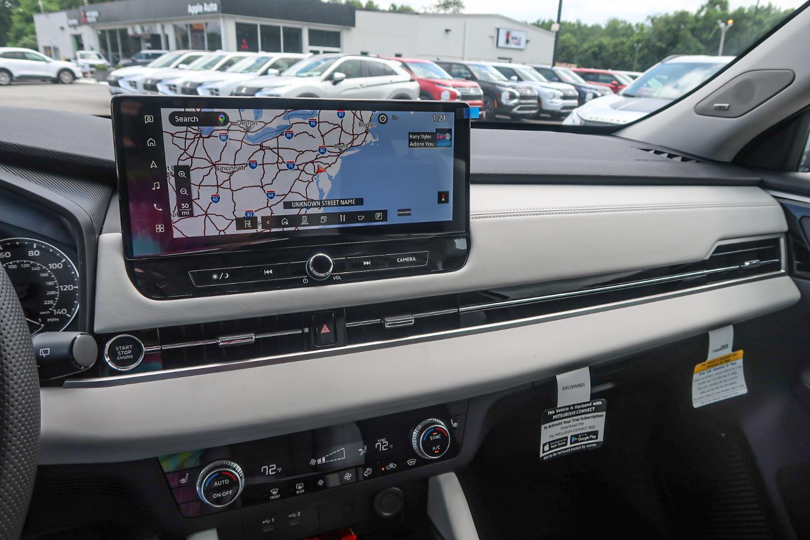 2025 Mitsubishi Outlander SE