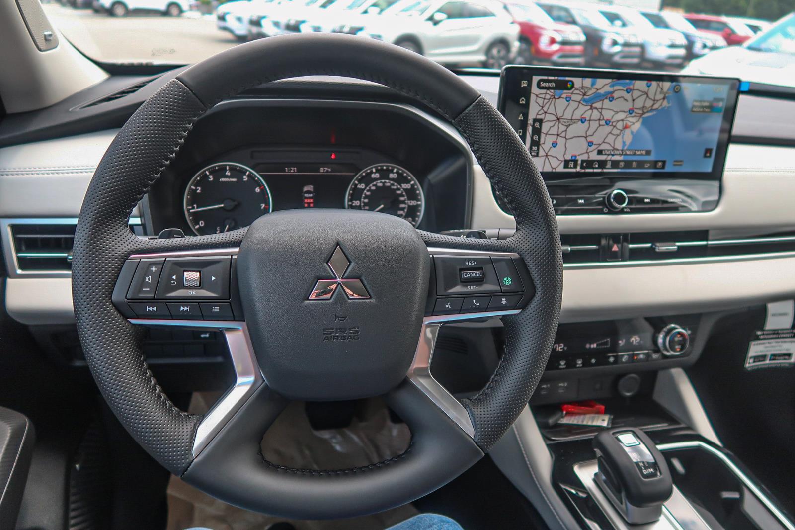 2025 Mitsubishi Outlander SE