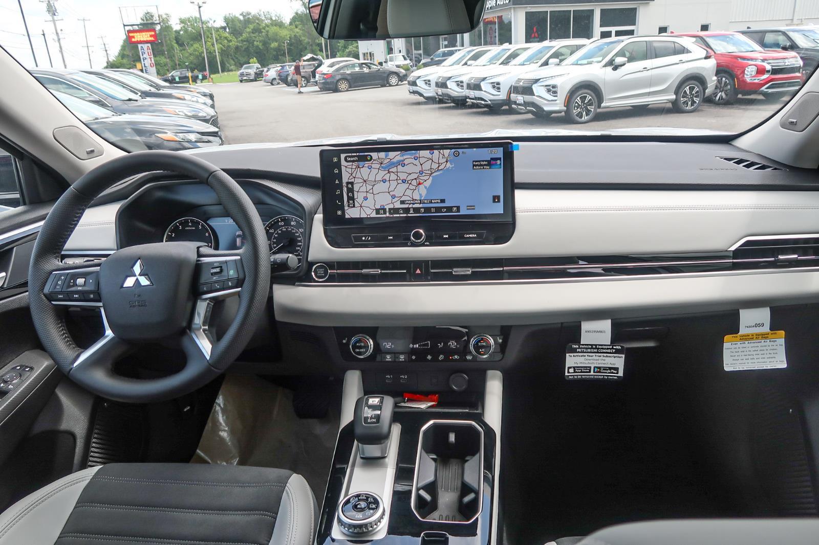 2025 Mitsubishi Outlander SE