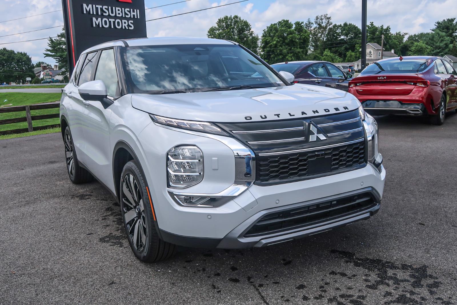 2025 Mitsubishi Outlander SE