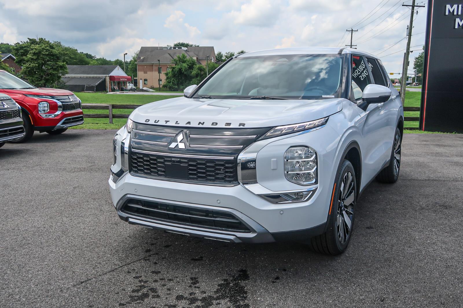 2025 Mitsubishi Outlander SE