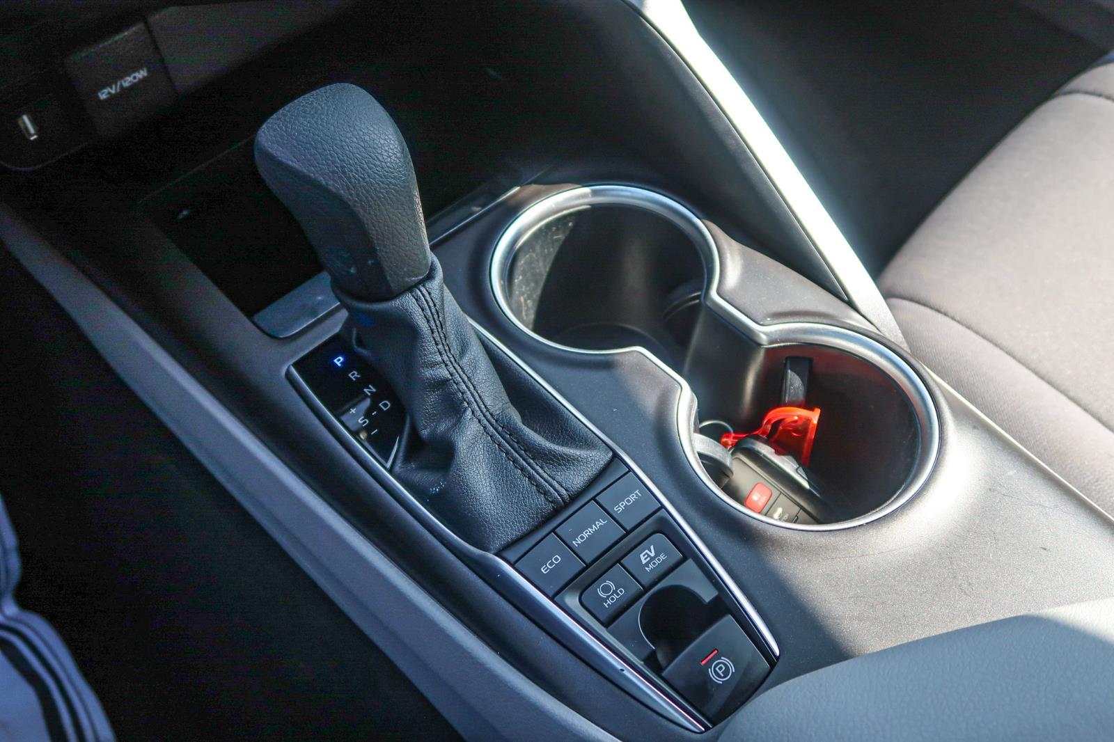 2023 Toyota Camry Hybrid LE