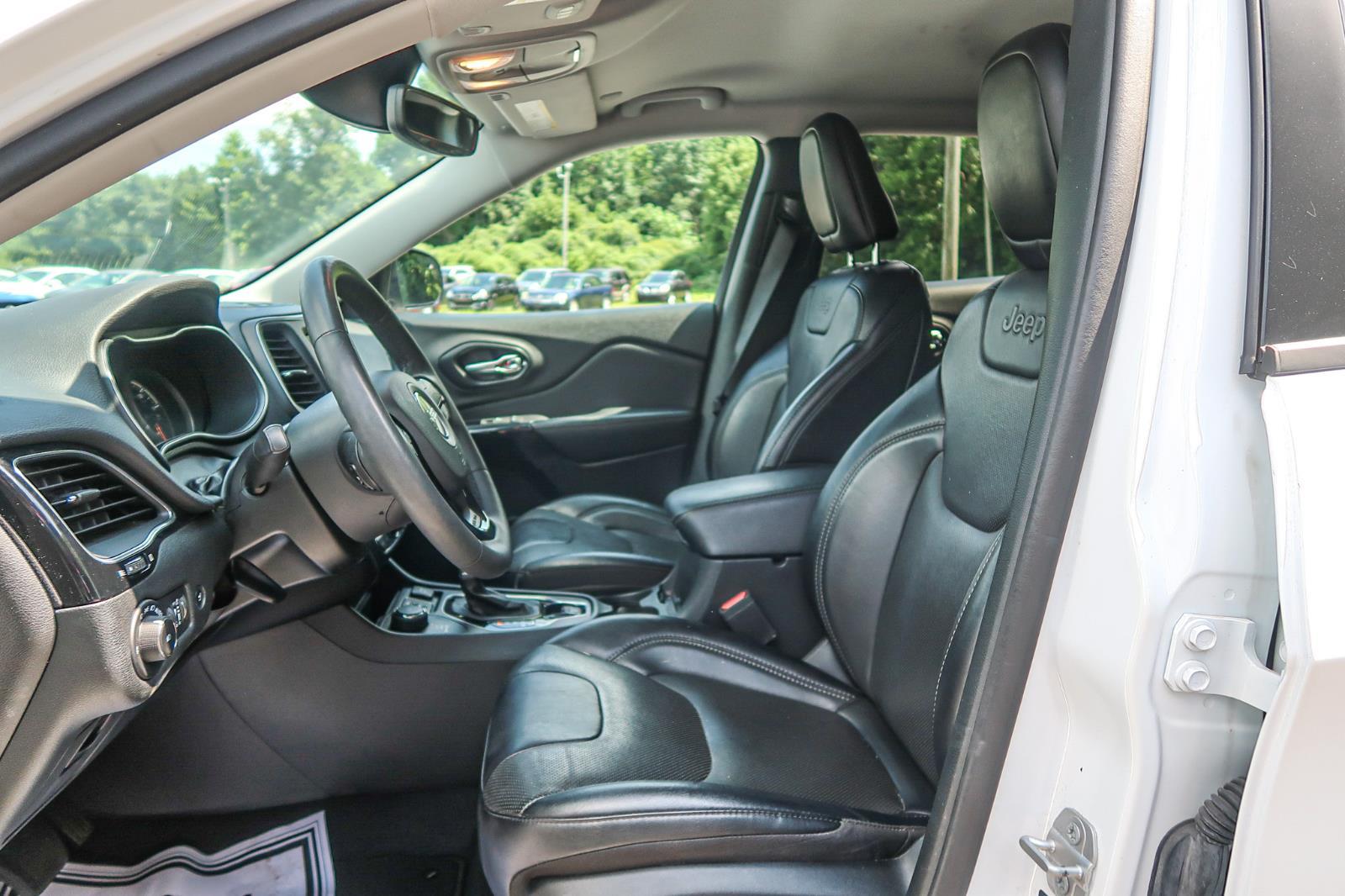 2023 Jeep Cherokee Altitude Lux