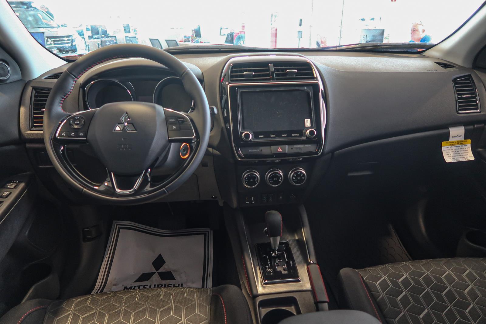 2025 Mitsubishi Outlander Sport LE