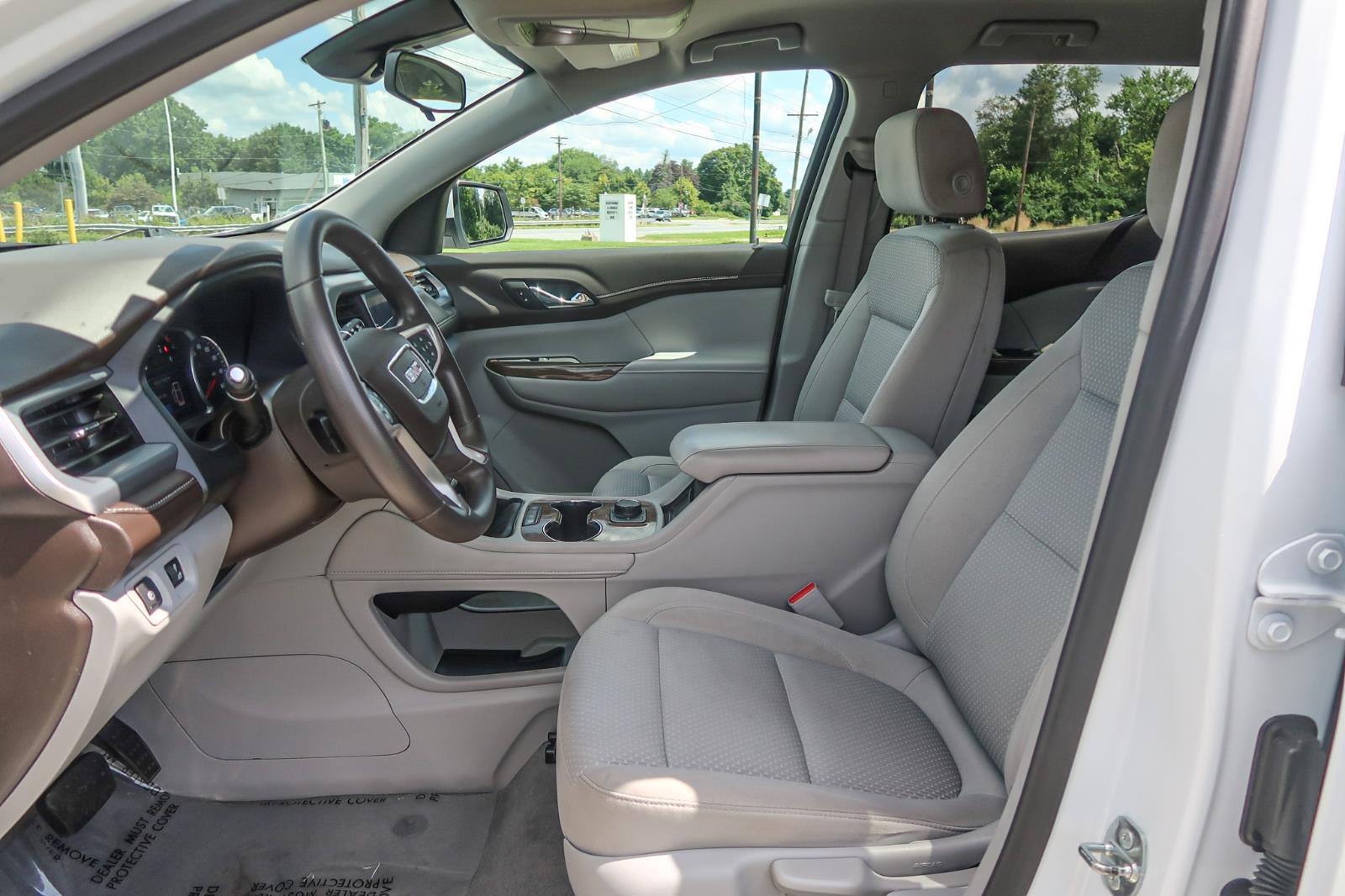 2022 GMC Acadia SLE