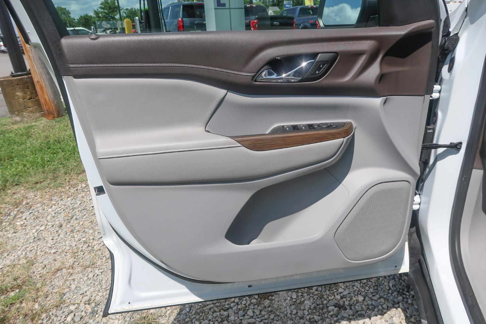 2022 GMC Acadia SLE