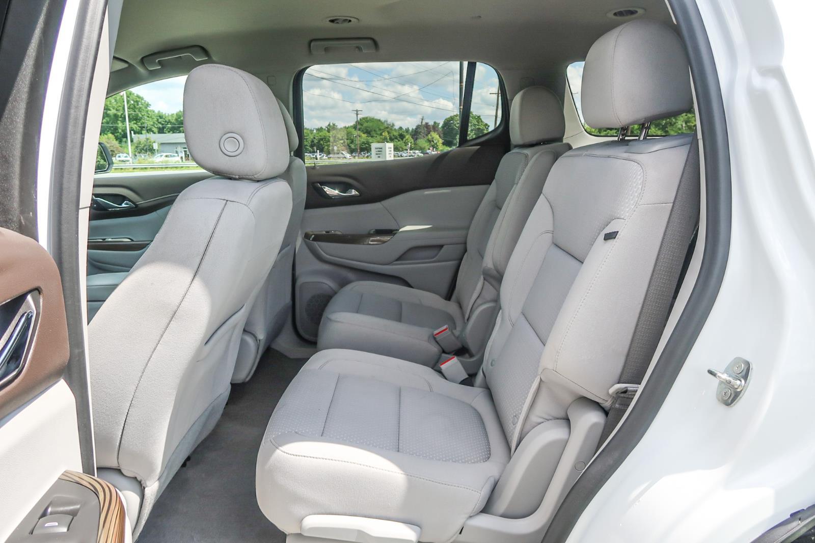 2022 GMC Acadia SLE