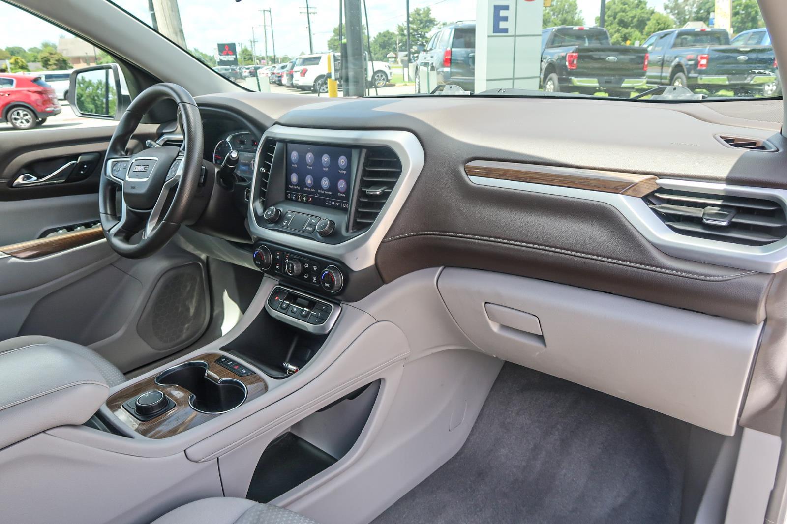 2022 GMC Acadia SLE