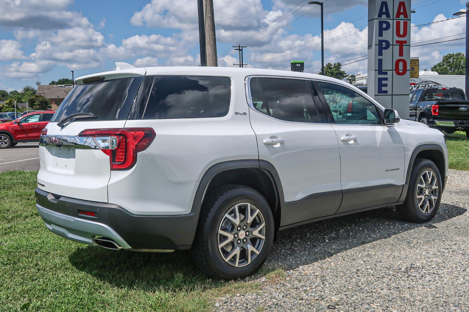 2022 GMC Acadia SLE