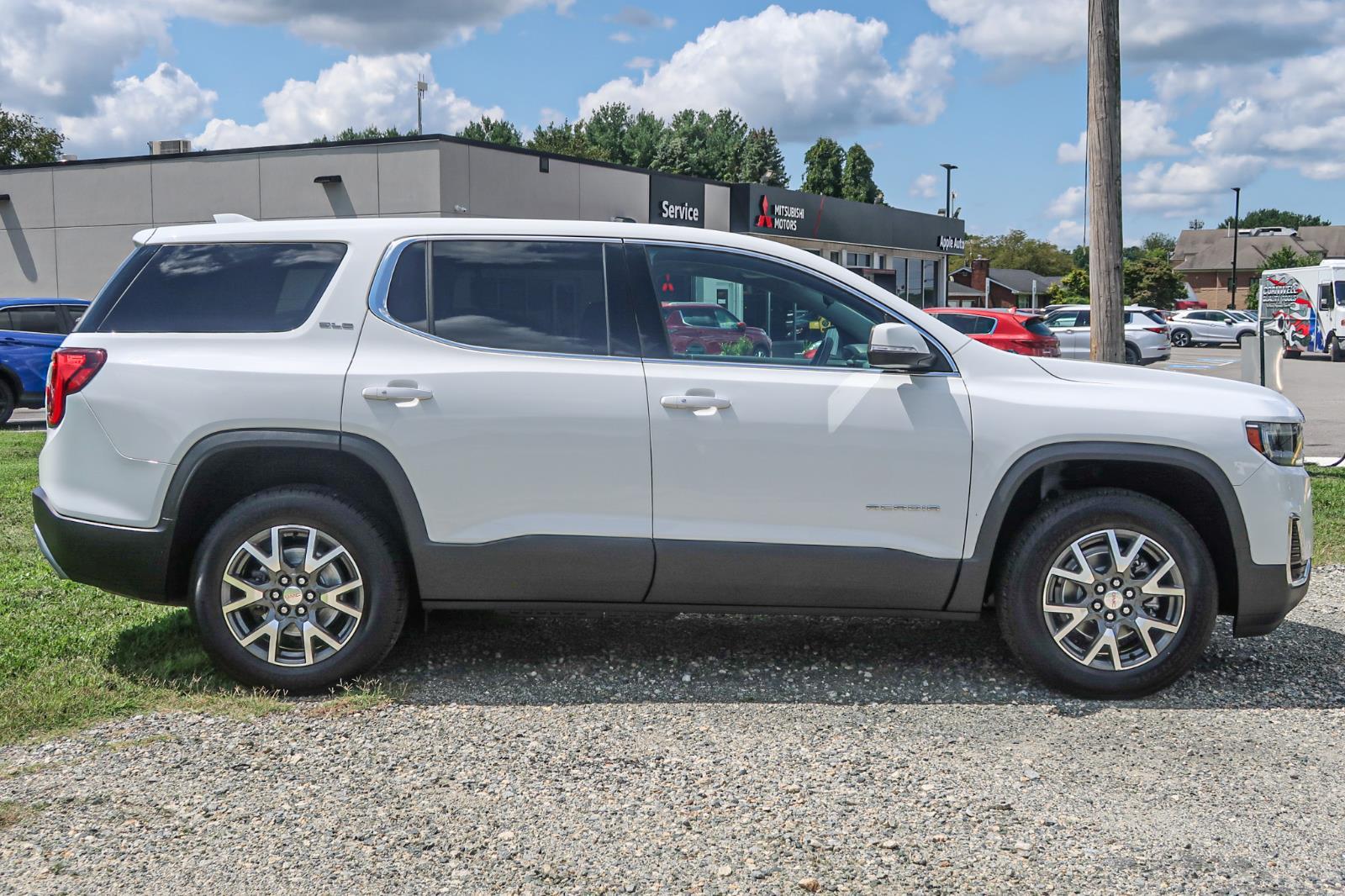 2022 GMC Acadia SLE