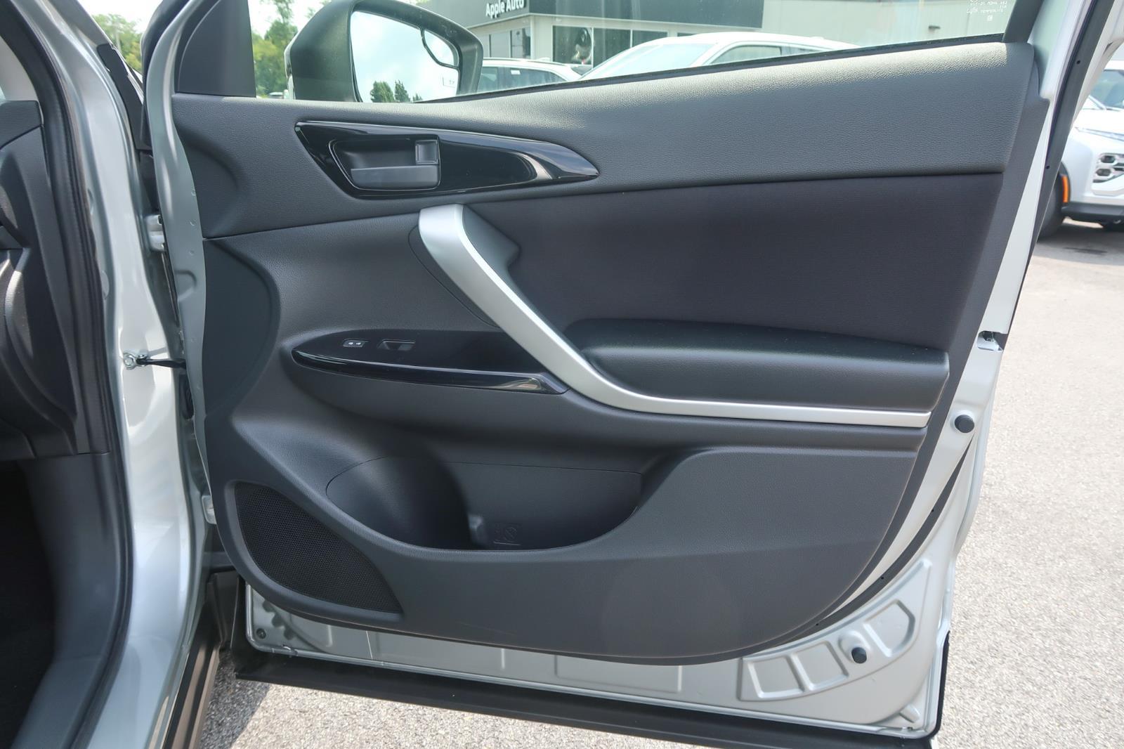 2025 Mitsubishi Eclipse Cross LE