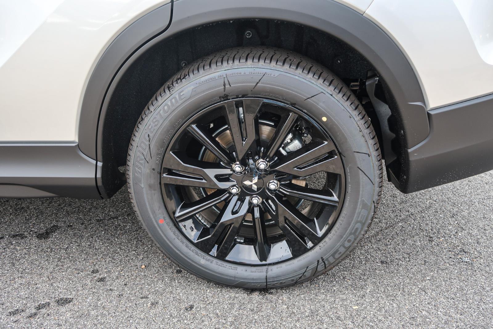 2025 Mitsubishi Eclipse Cross LE