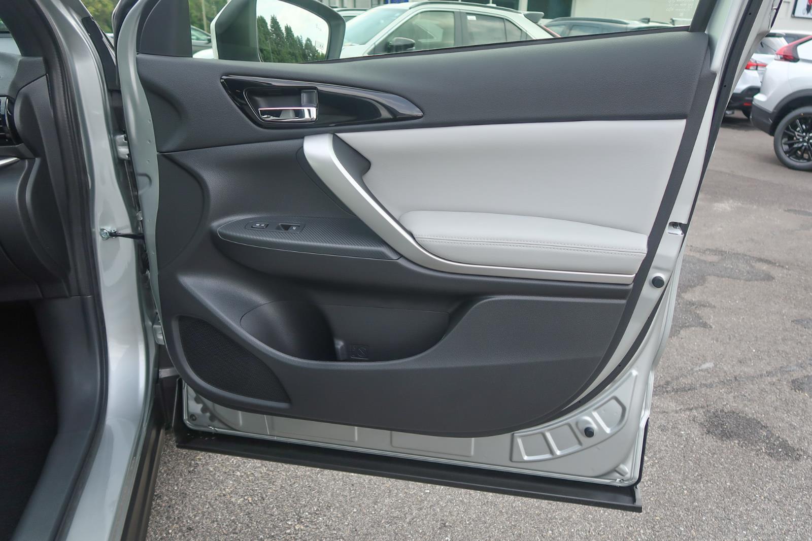 2025 Mitsubishi Eclipse Cross SE
