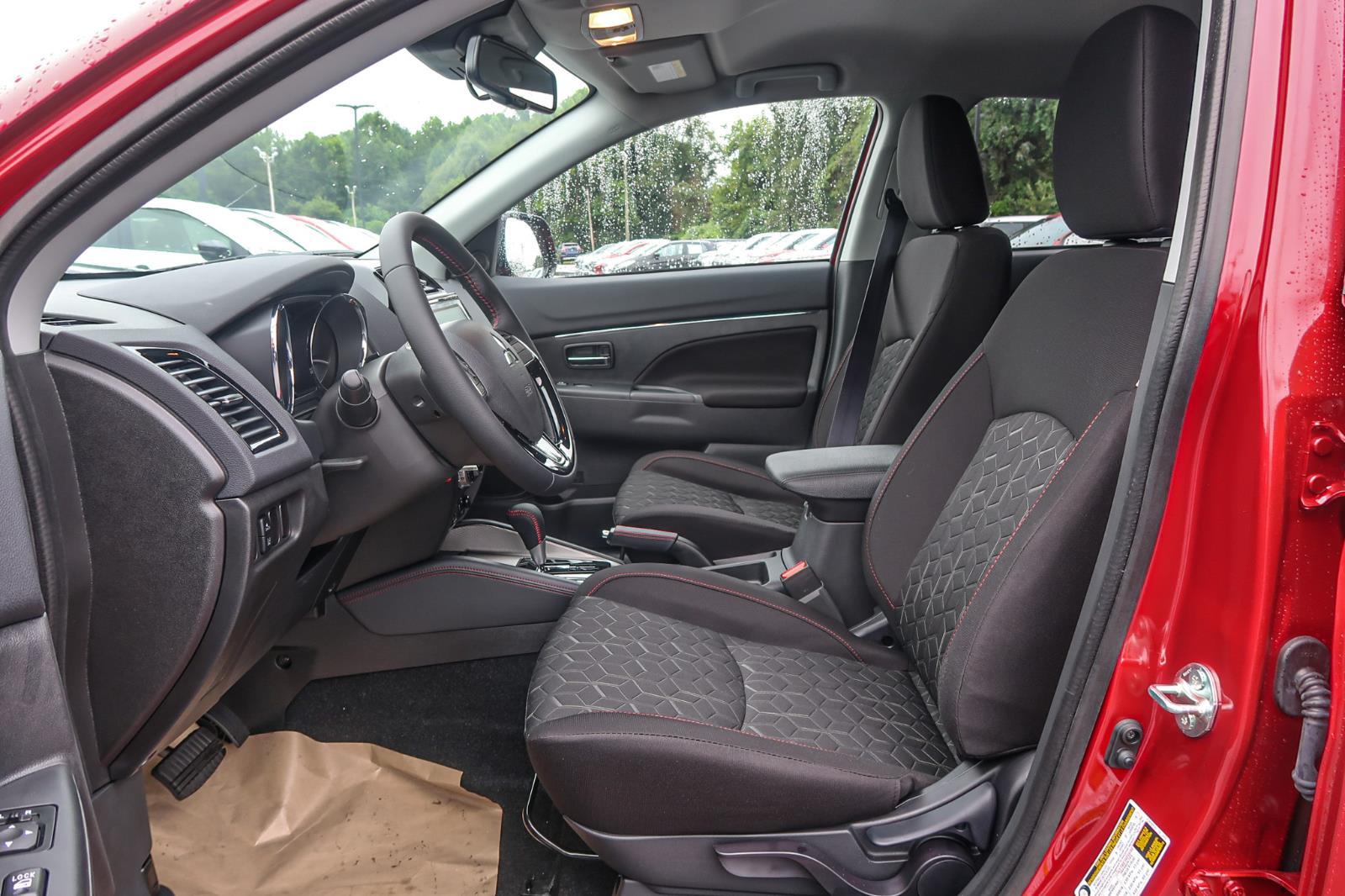 2025 Mitsubishi Outlander Sport LE