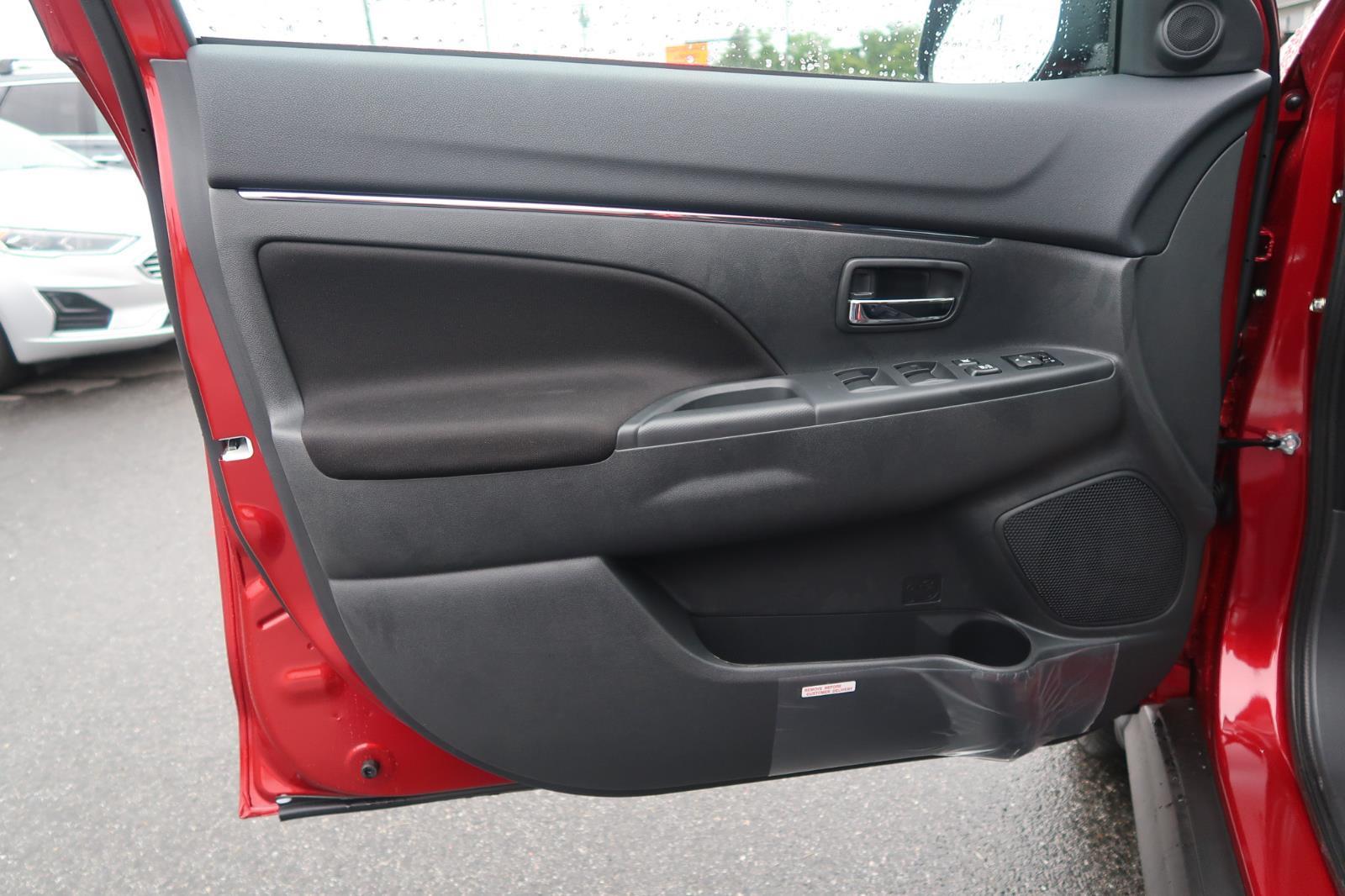 2025 Mitsubishi Outlander Sport LE